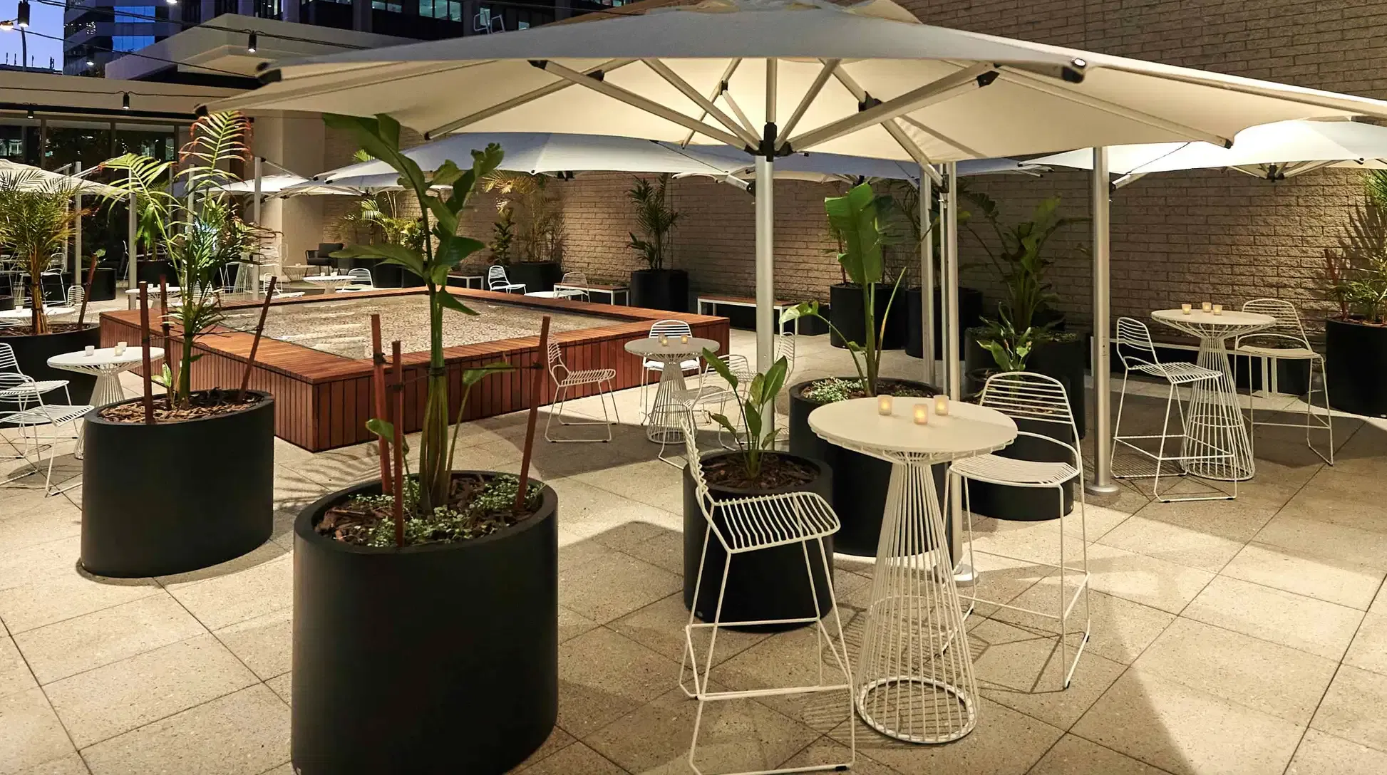 Outdoor Piazza, Parmelia Hilton Perth image 2