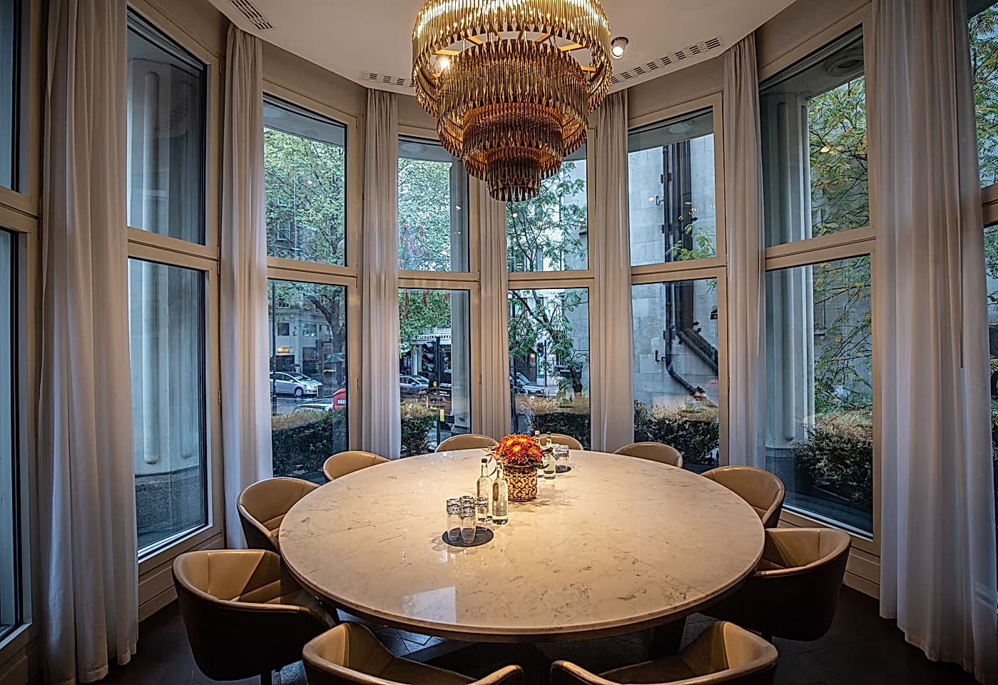 12 Hay Hill’s Ground Round mayfair meeting room 2