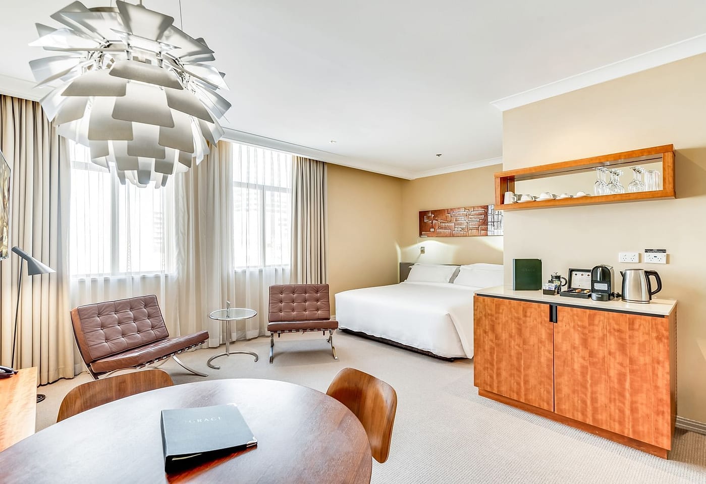 Wilarra-Kirralaa, The Grace Hotel image 3