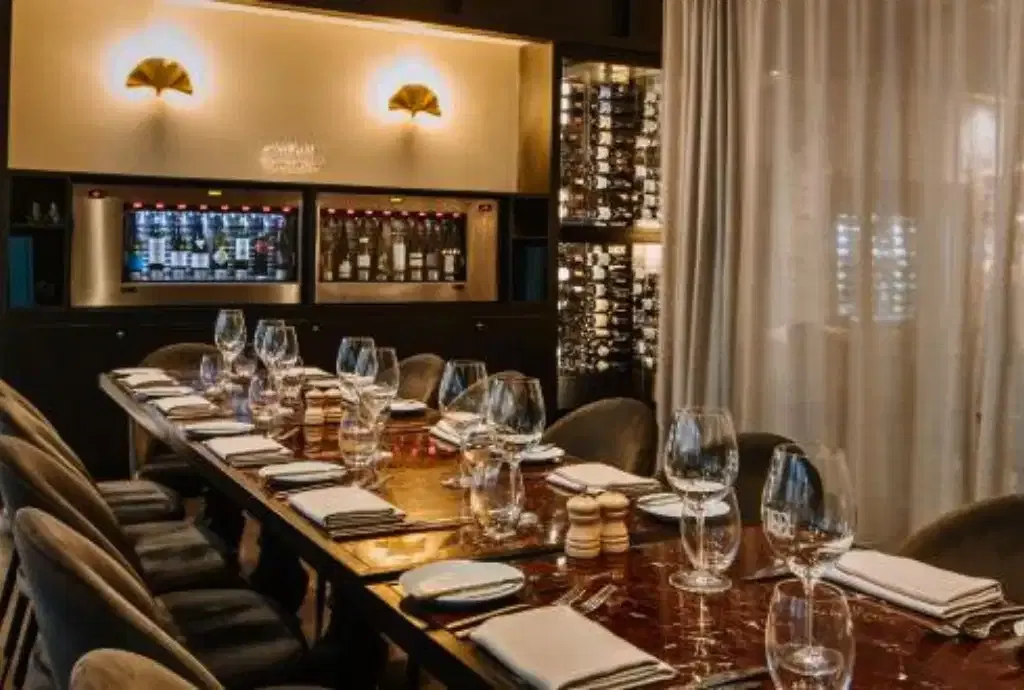 Bisou Bisou, Dining Space image 3