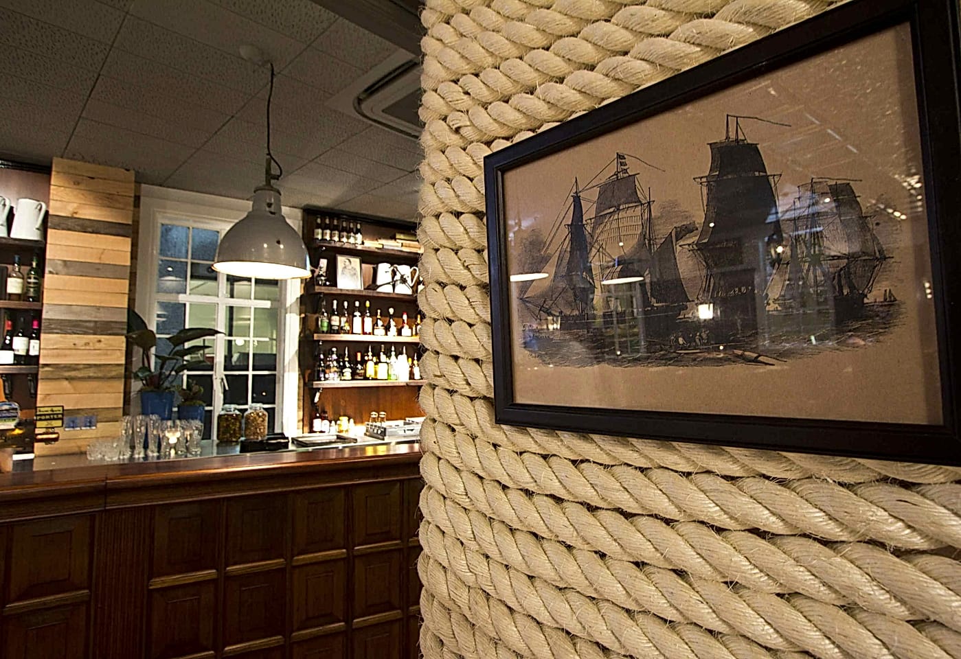 30 Knots, The Grand Hotel1