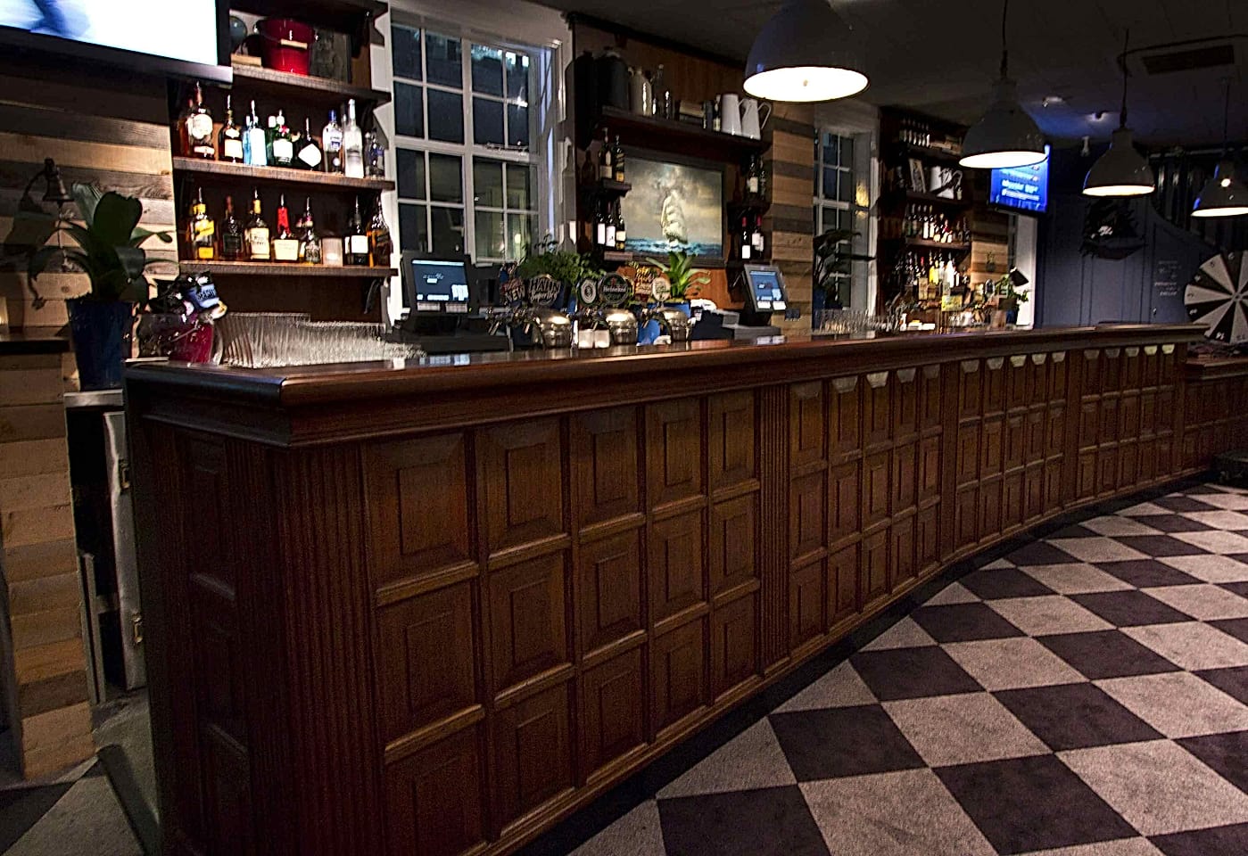 30 Knots, The Grand Hotel image 2