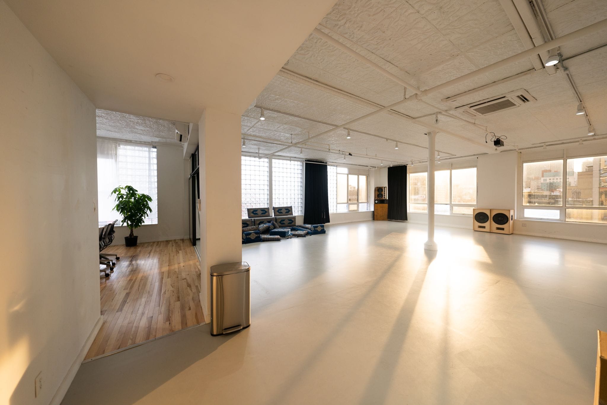 The spacious interior of 42n Studios, a conference venue on the Lower East Side in NYC.