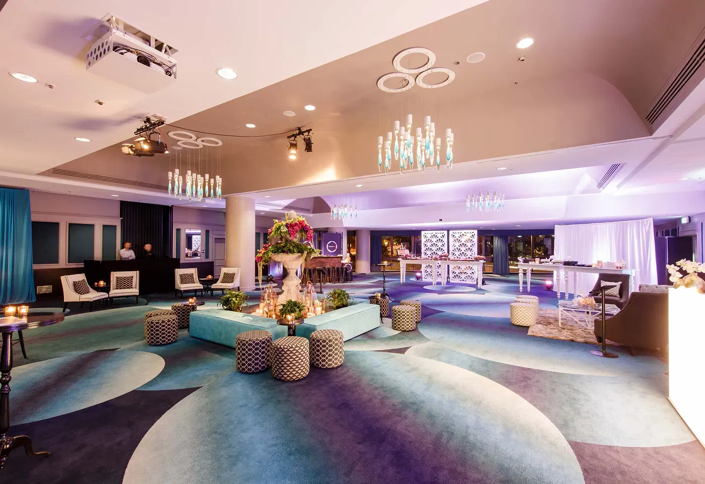 Roosevelt Room, Pullman and Mercure 1