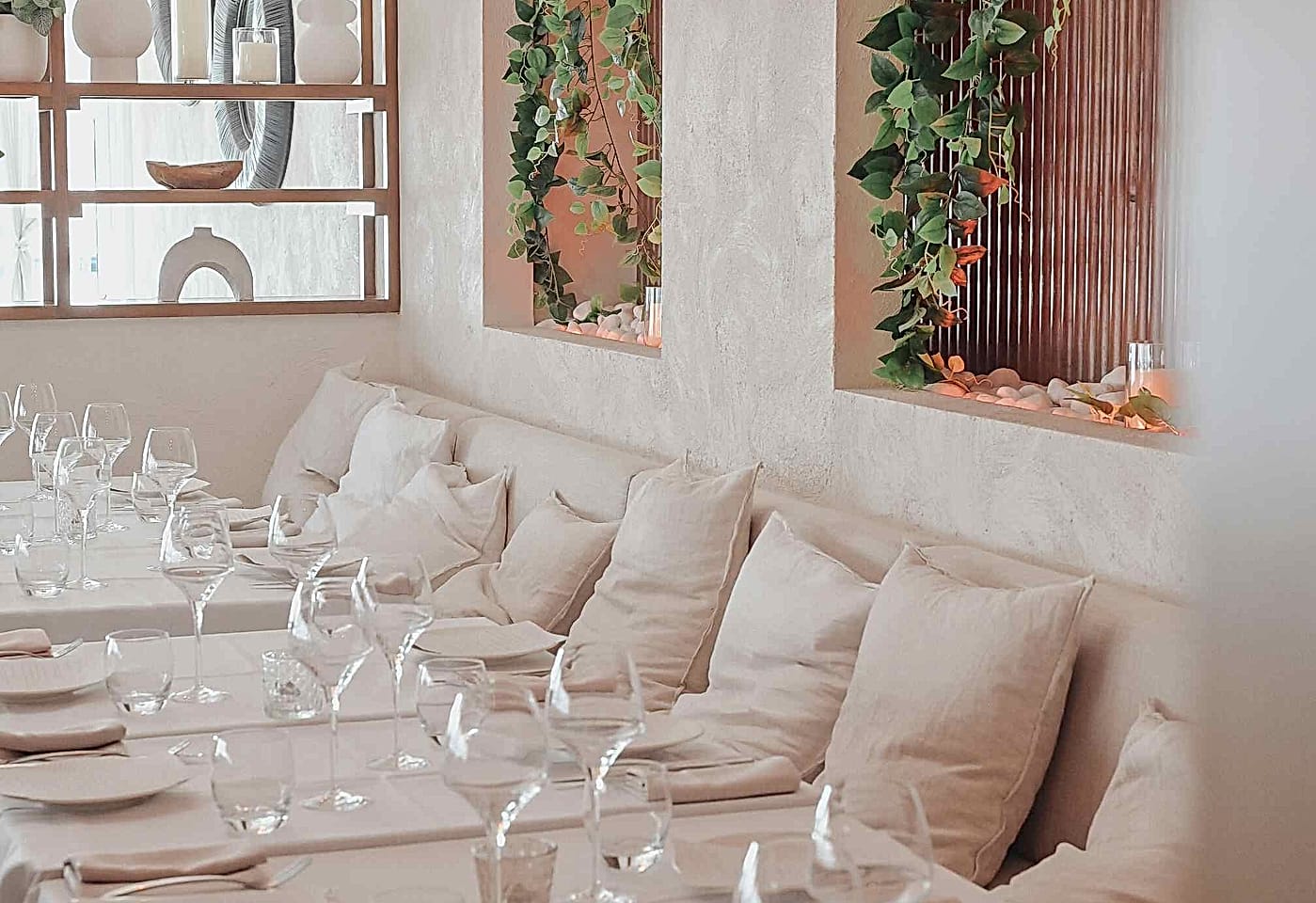 La Luna Dining image 3