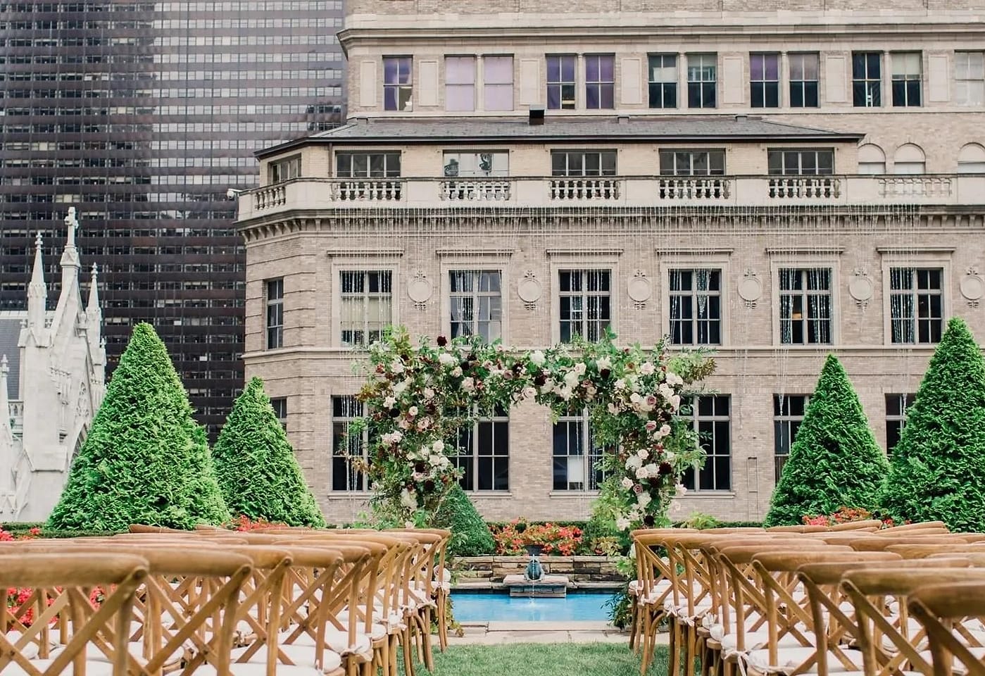 Enjoy an intimate, serene escape in the heart of the city: 620 Loft & Garden image 2
