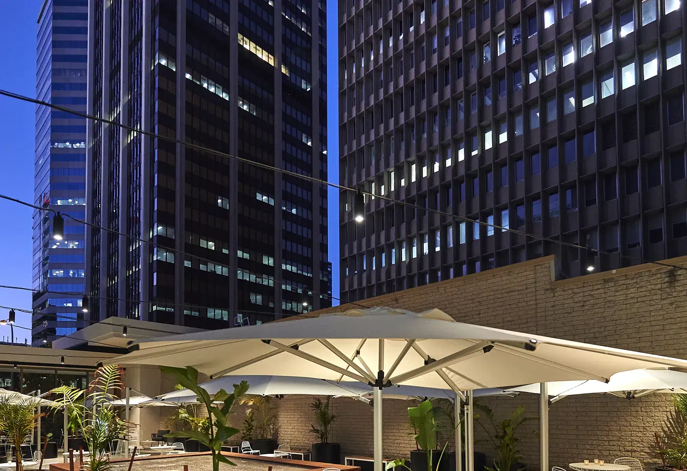 Outdoor Piazza, Parmelia Hilton Perth image 3