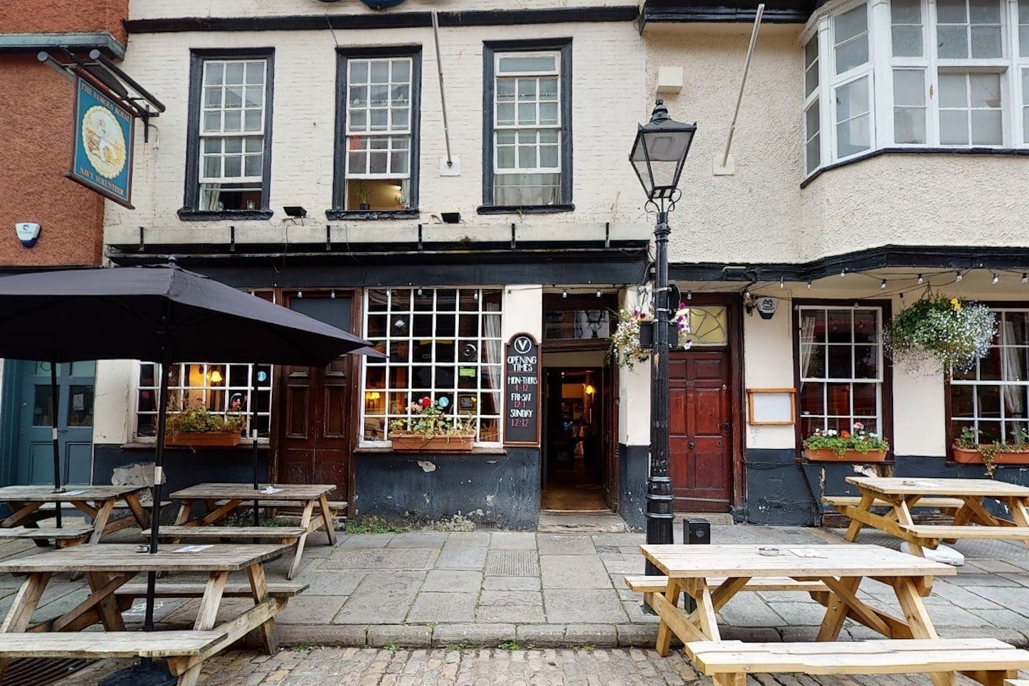 The Famous Royal Navy Volunteer Pub