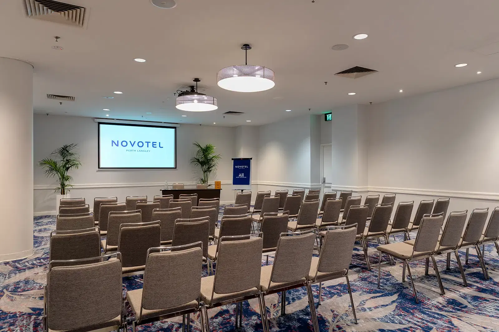 Langley Room, Novotel Perth Langley image 2