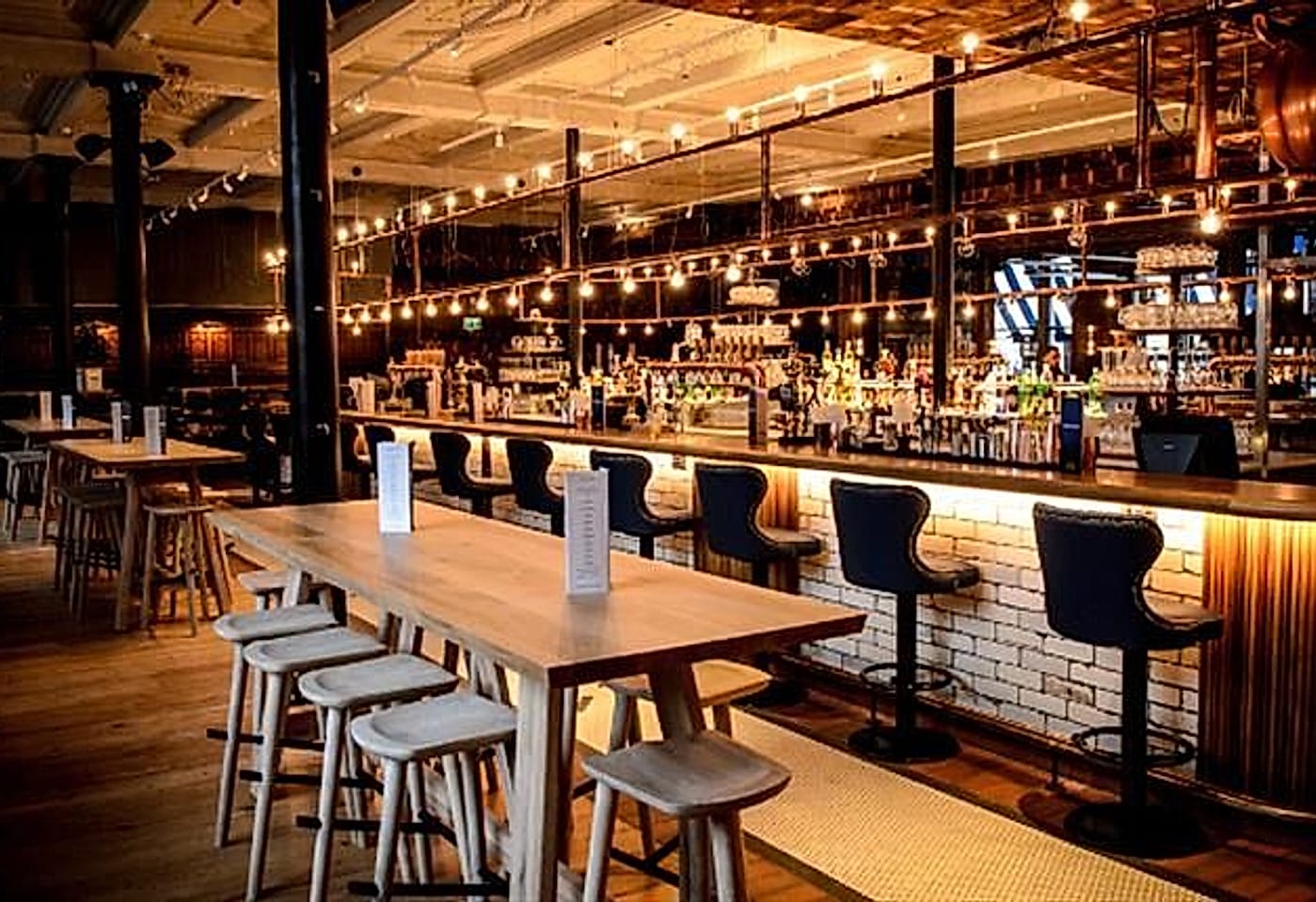 Albert Schloss Manchester Spinningfields bar 1