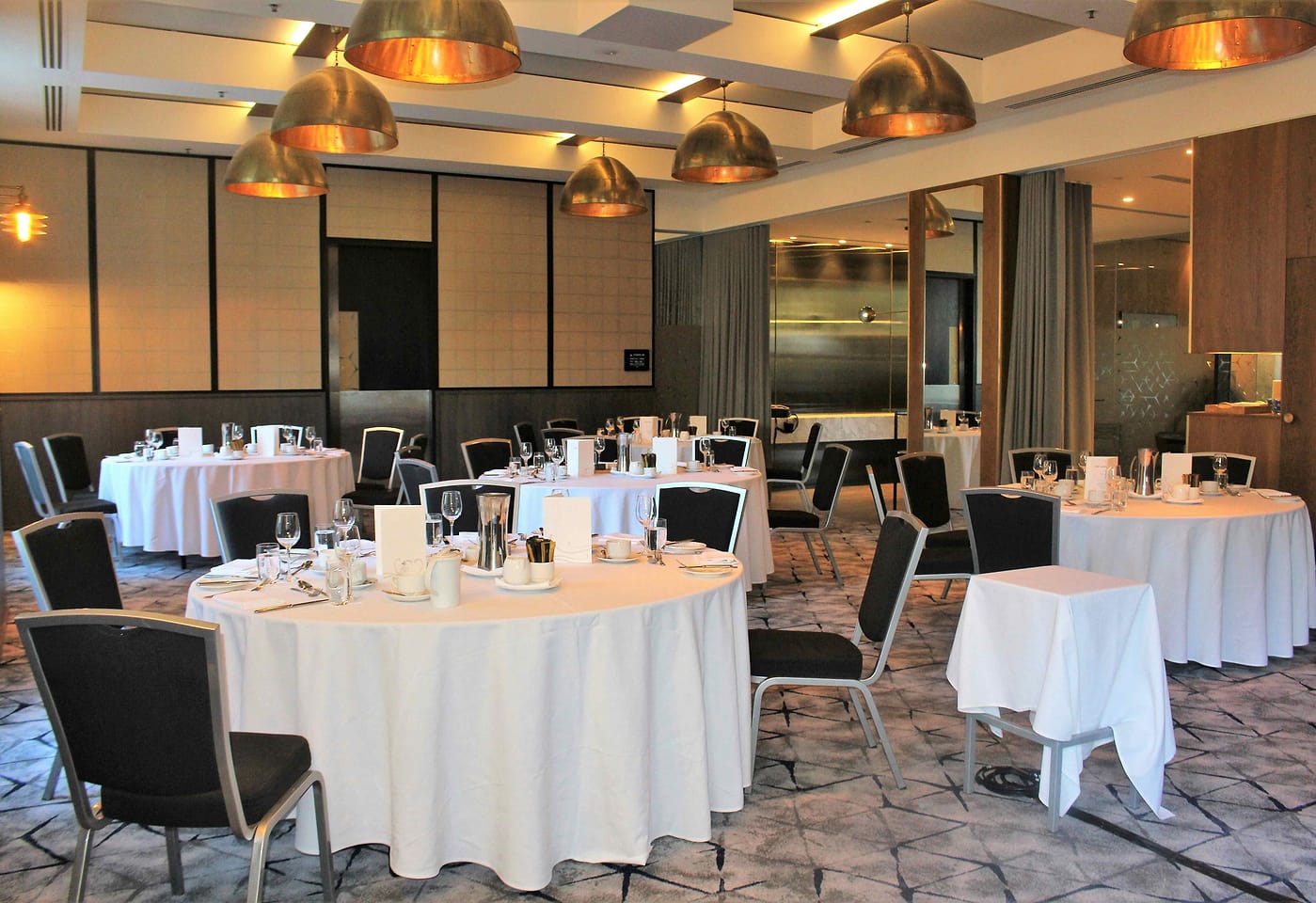 Hart Room, Amora Jamison Hotel Sydney image 3