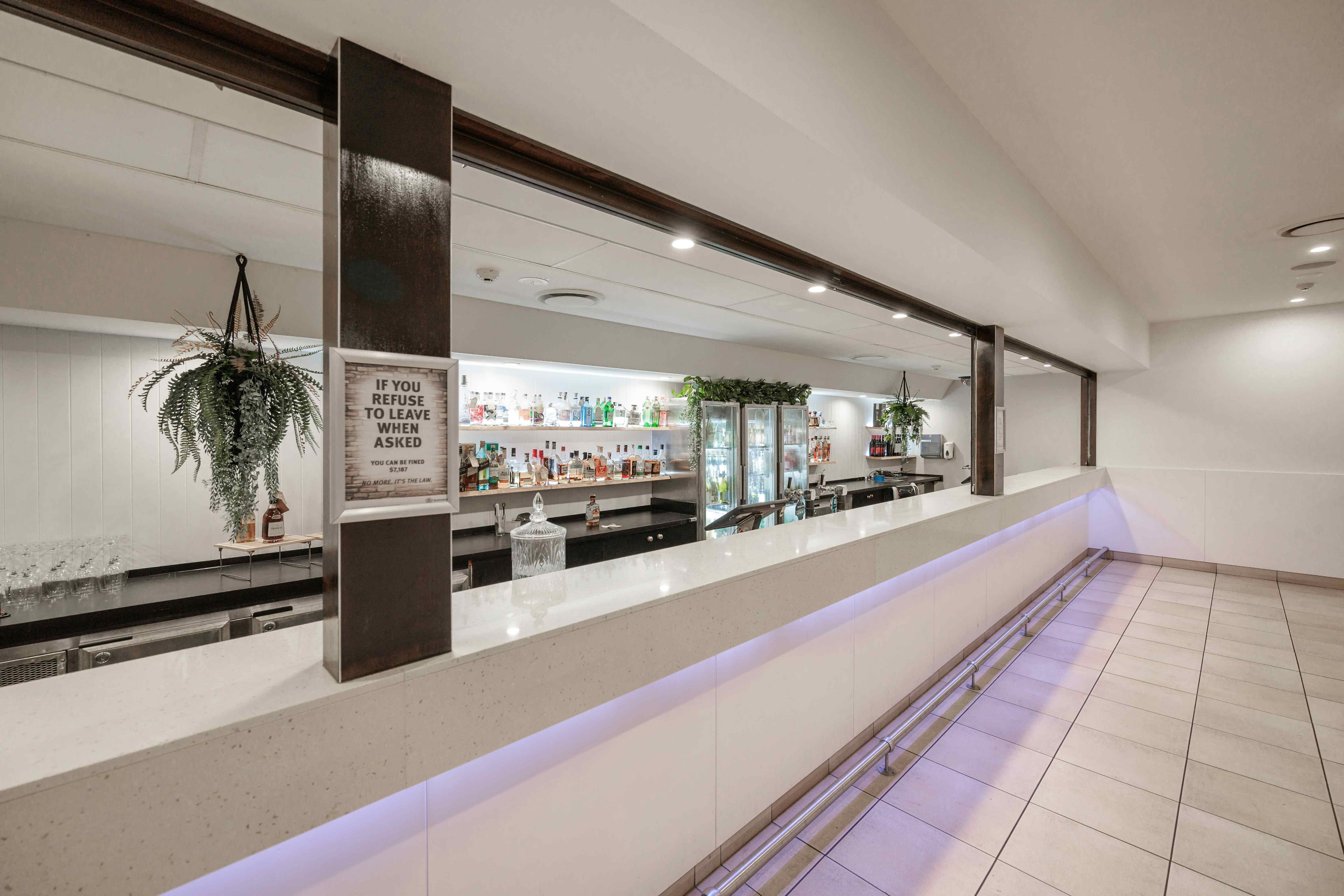 Arcadia Room, Mermaid Waters Hotel image 2