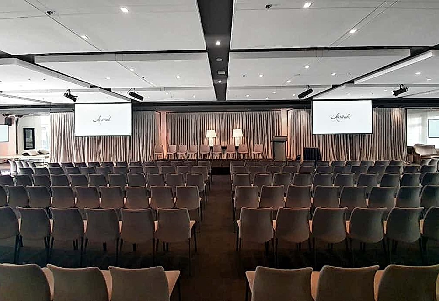 Establishment Ballroom, Establishment Main Bar & Garden, Establishment image 3