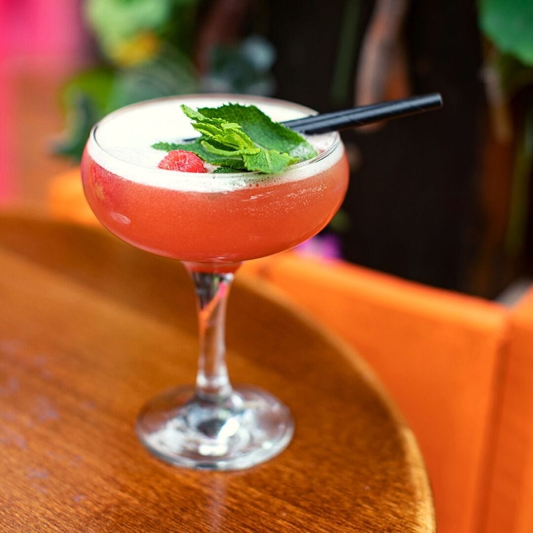 Birdies bar and BBQ, outdoor bar in Birmingham