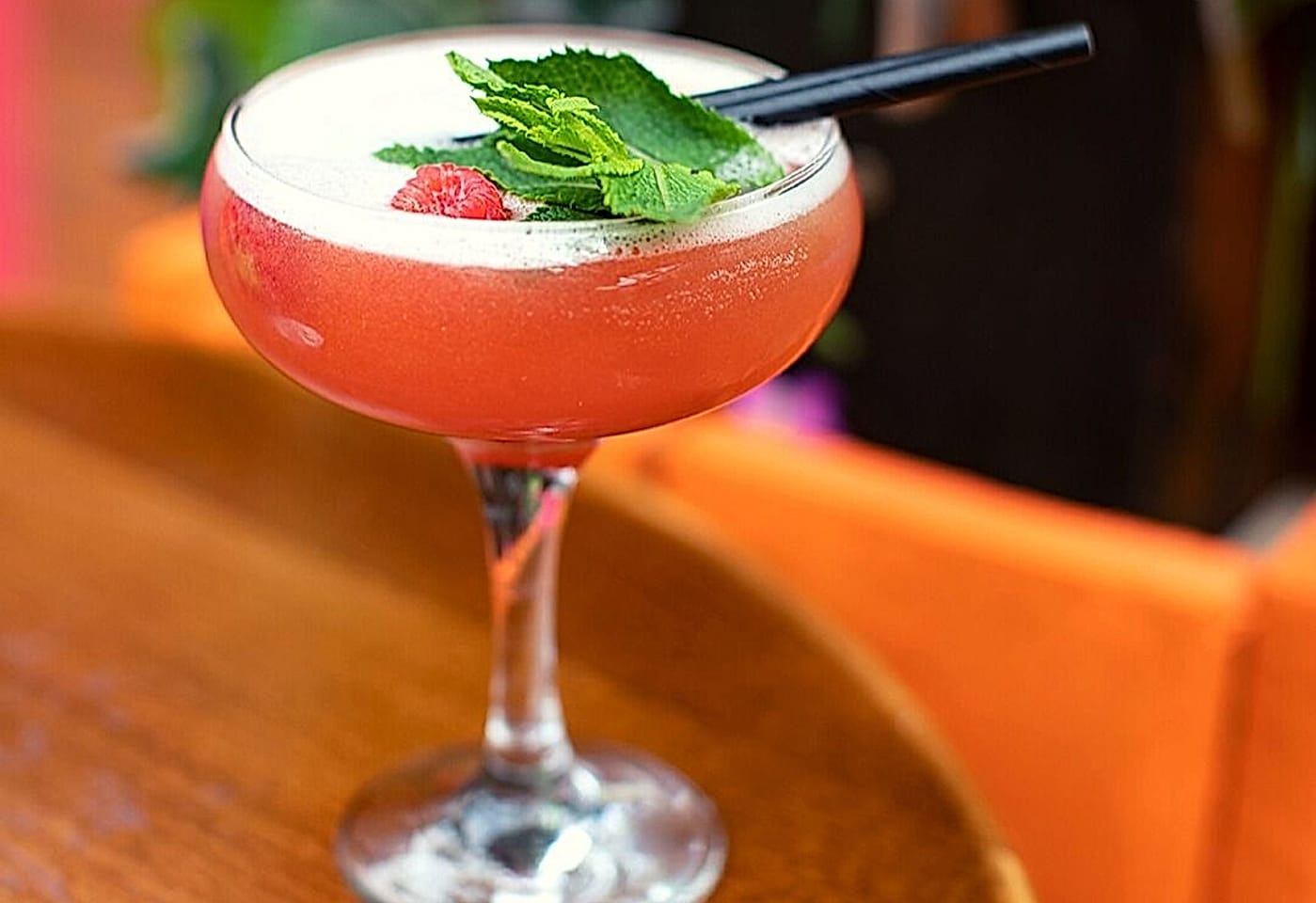 Birdies bar and BBQ, outdoor bar in Birmingham