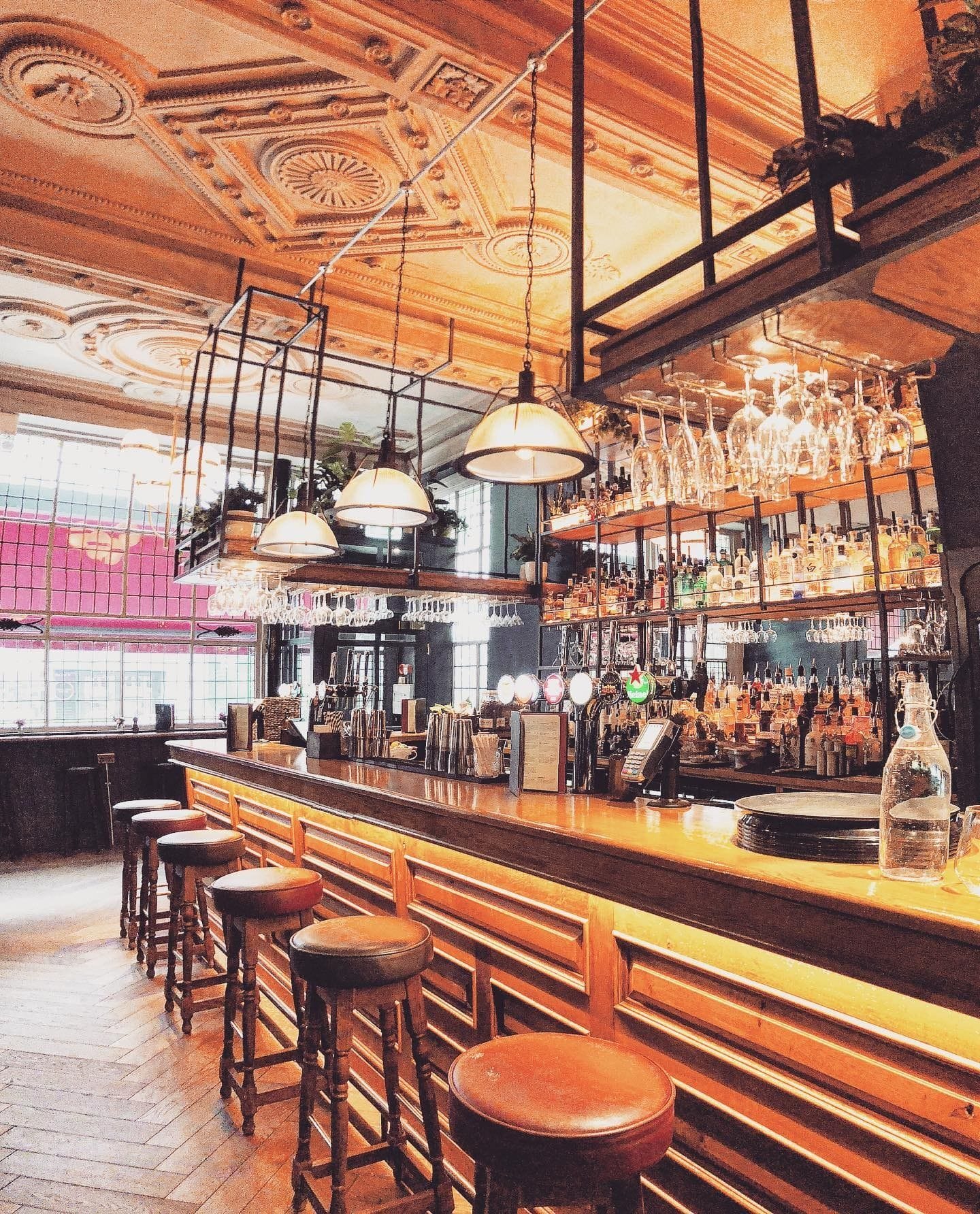 Black Horse Fitzrovia bar