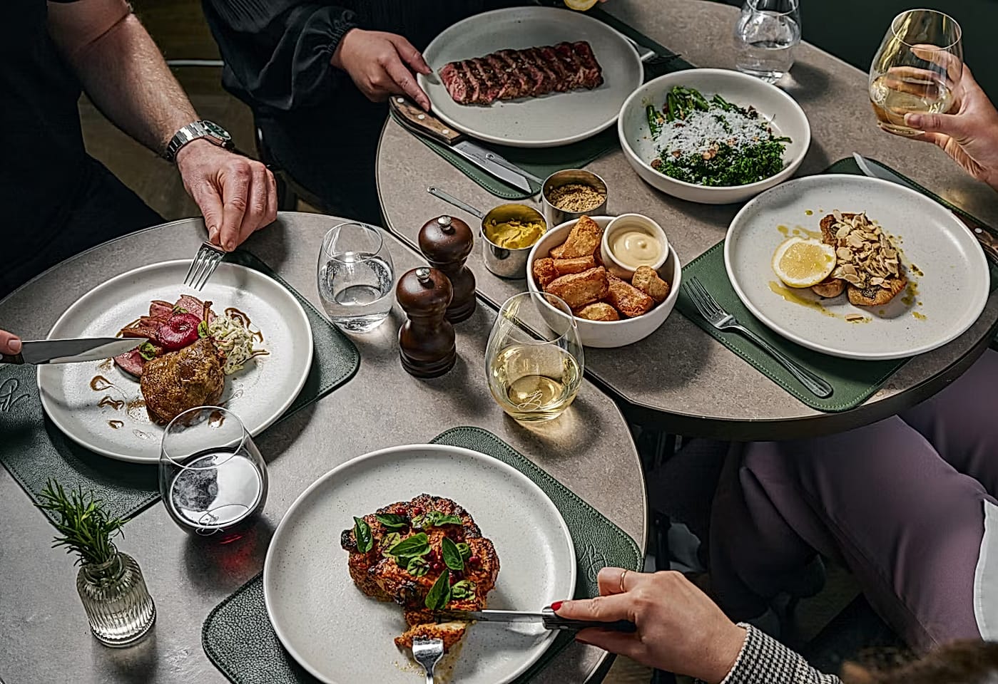 Bossley Bar & Restaurant | steak and chicken dishes | Venue Hire Melbourne | 3