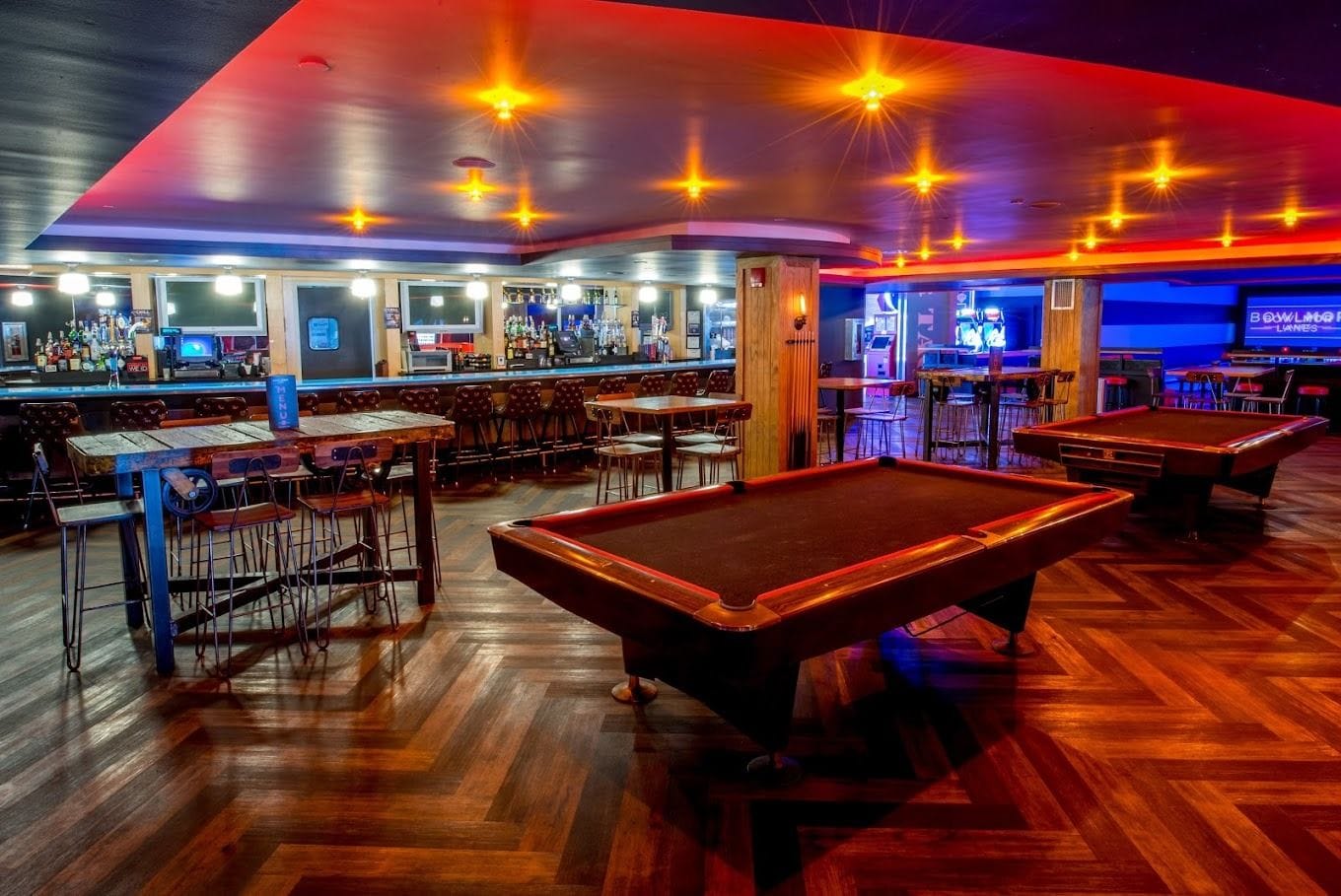 An upscale, retro-style bowling venue in NYC: Bowlero1