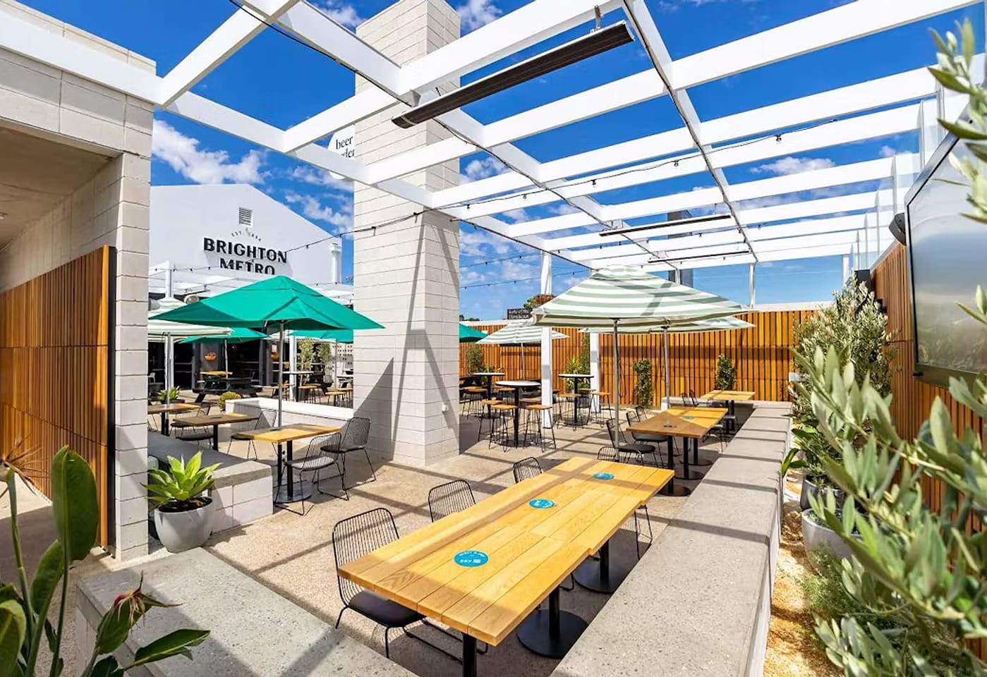 Brighton Metro Hotel | Beer Garden | Venue Hire Adelaide | 3