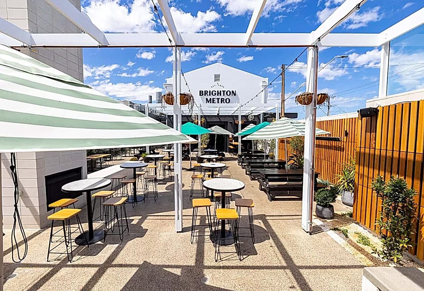 Brighton Metro Hotel | Beer Garden | Venue Hire Adelaide | 1
