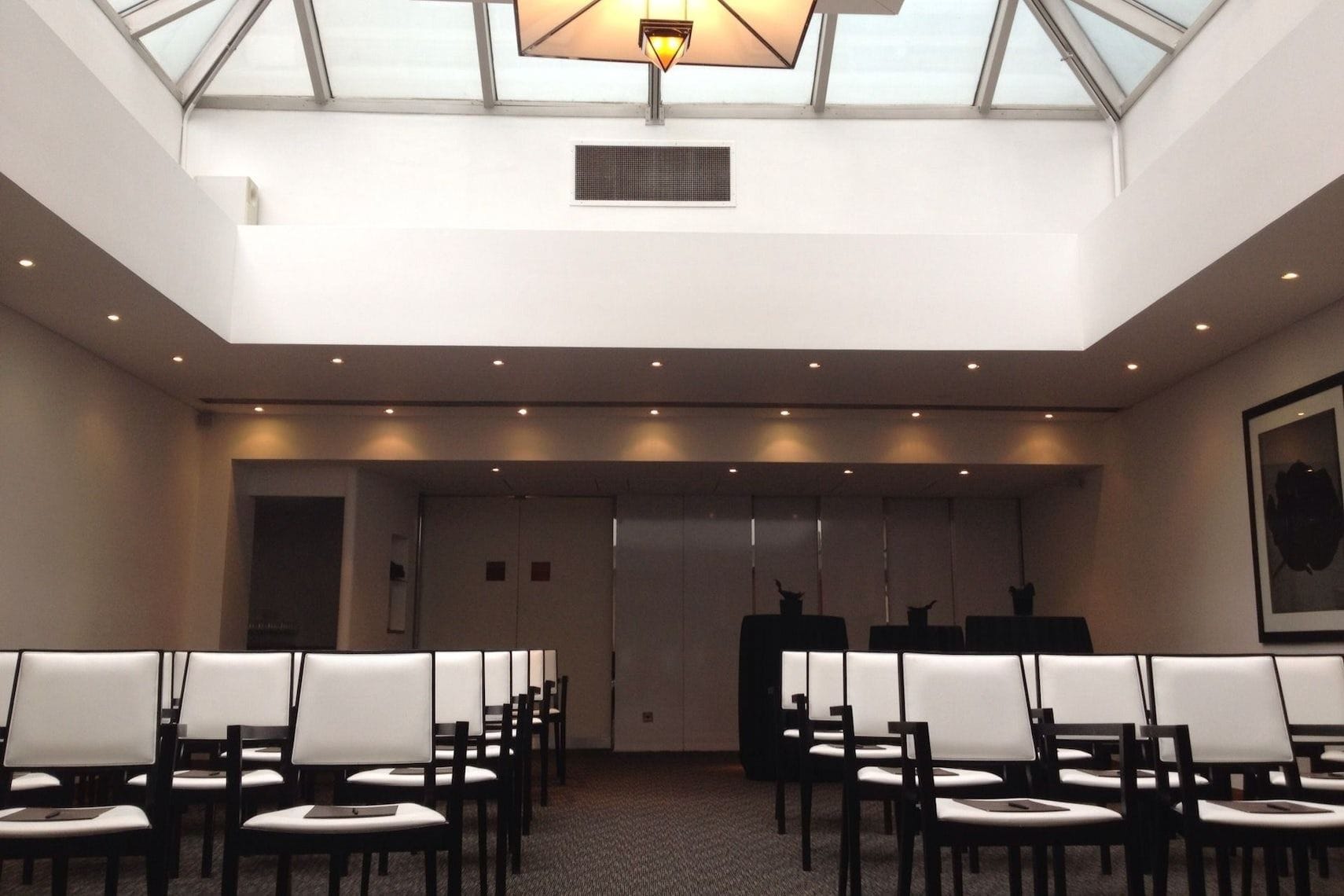 A bright meeting space for big ideas: COMO Metropolitan London image 3