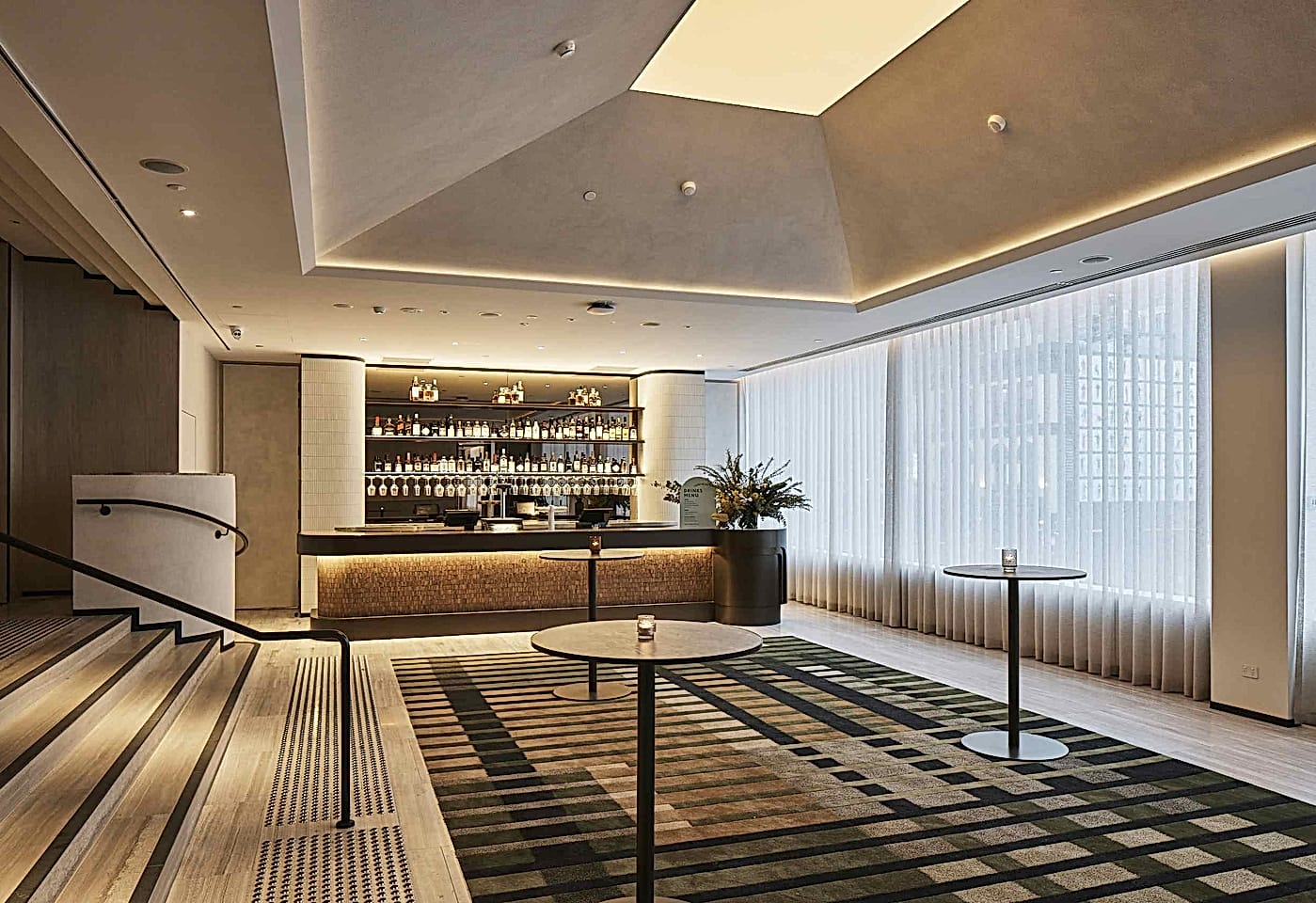 Centre Stage, Rydges Melbourne image 3