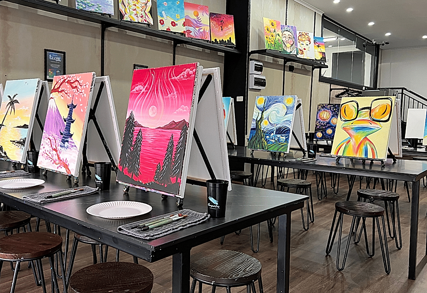 Exclusive Hire, Champainting1