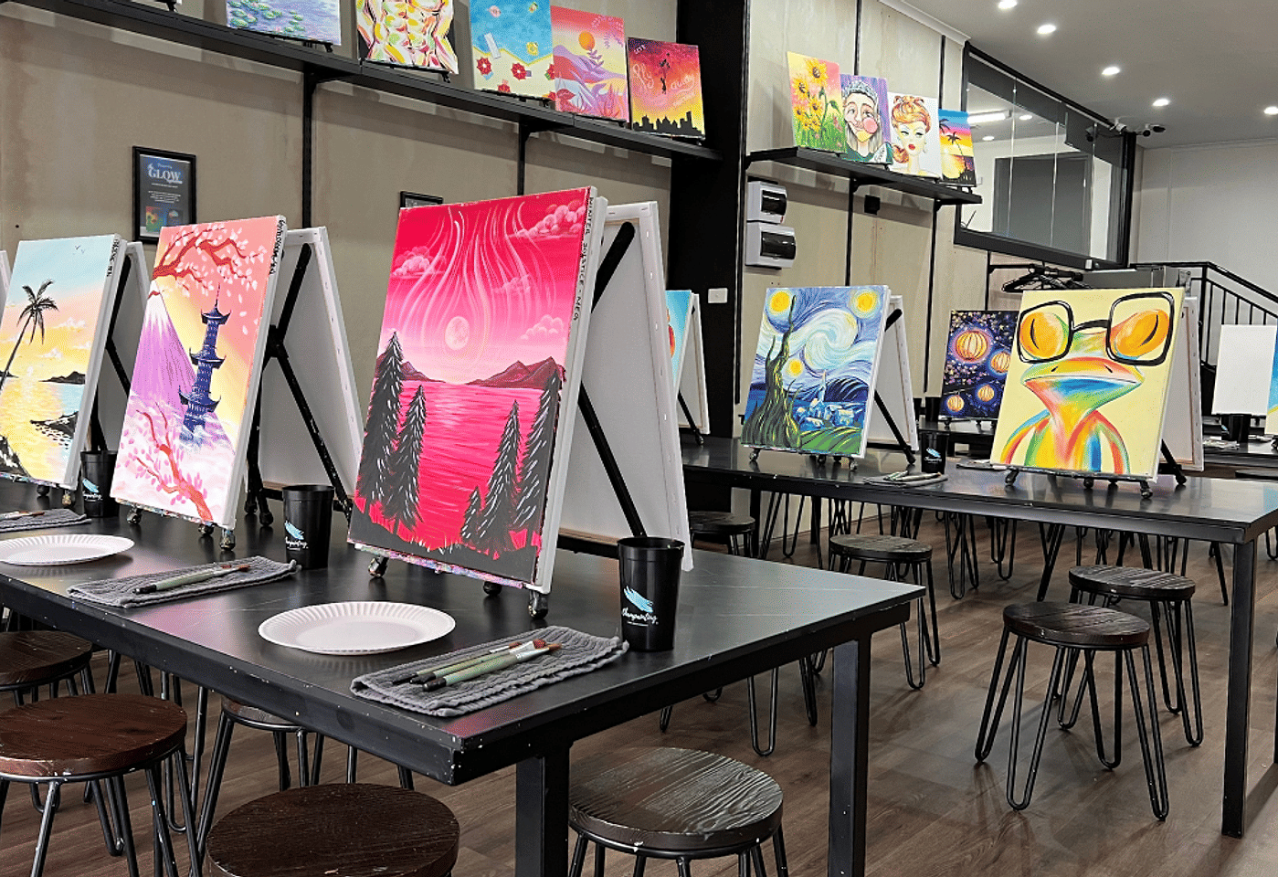 Exclusive Hire, Champainting1