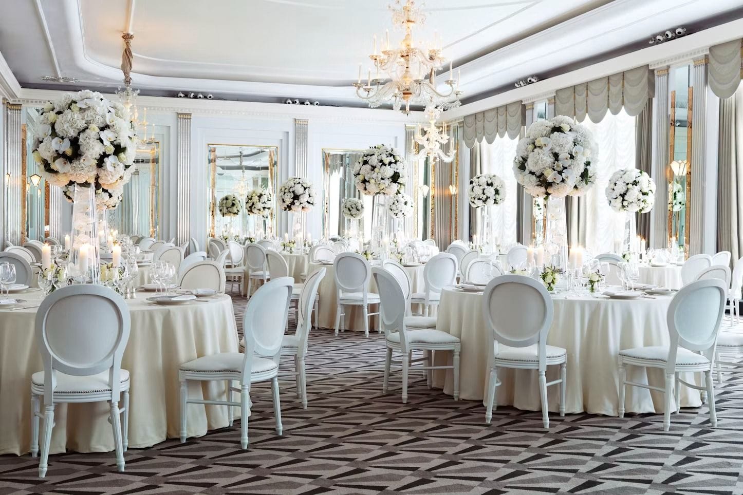 A London ballroom known for its Art Deco architectural design: Ballroom and Mirror Room, Claridge's image 2