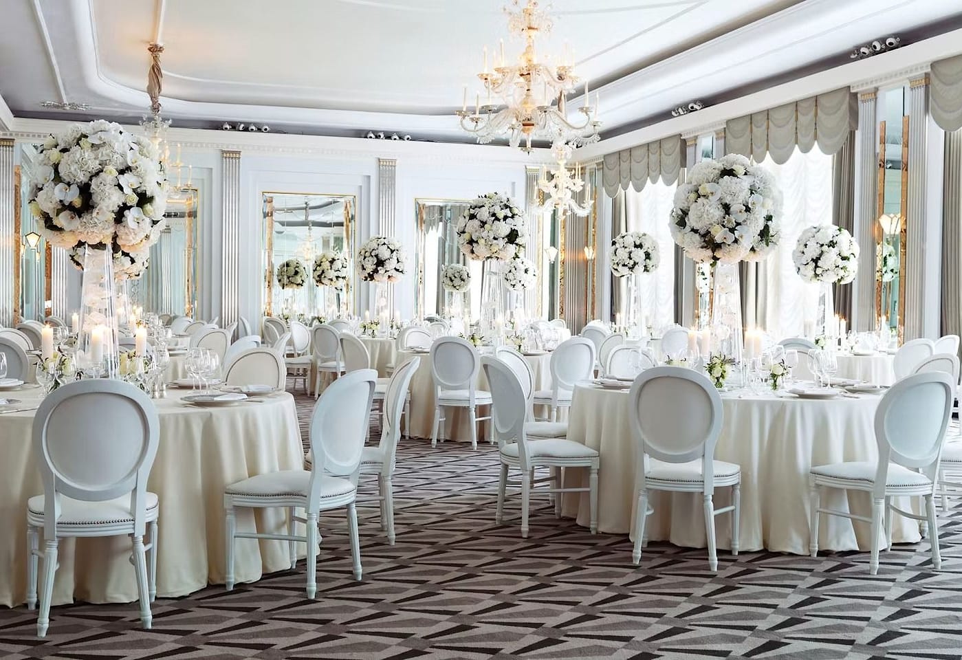 A London ballroom known for its Art Deco architectural design: Ballroom and Mirror Room, Claridge's image 2