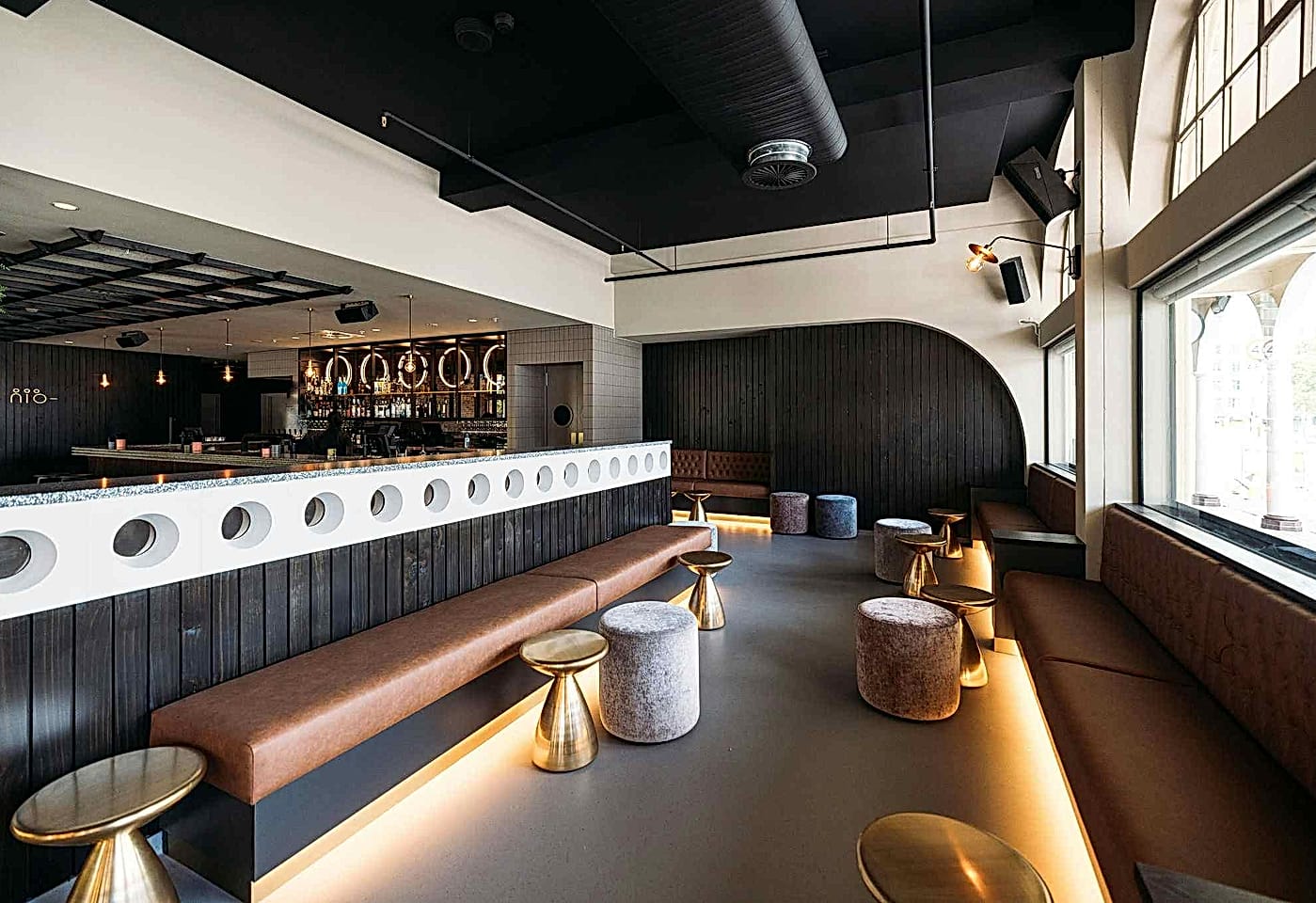 Cocktail Lounge, Luna Bar 1