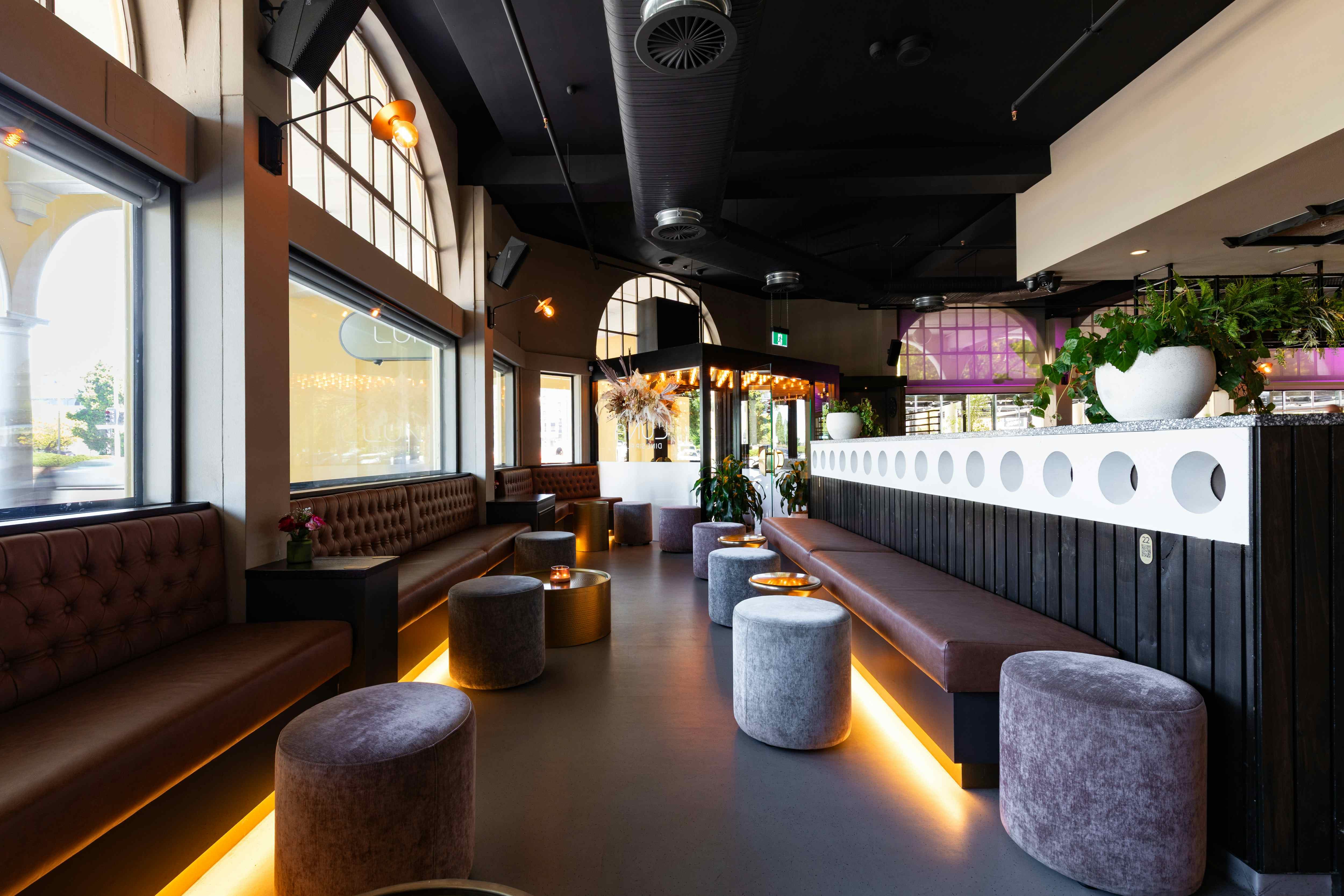 Cocktail Lounge, Luna Bar image 3