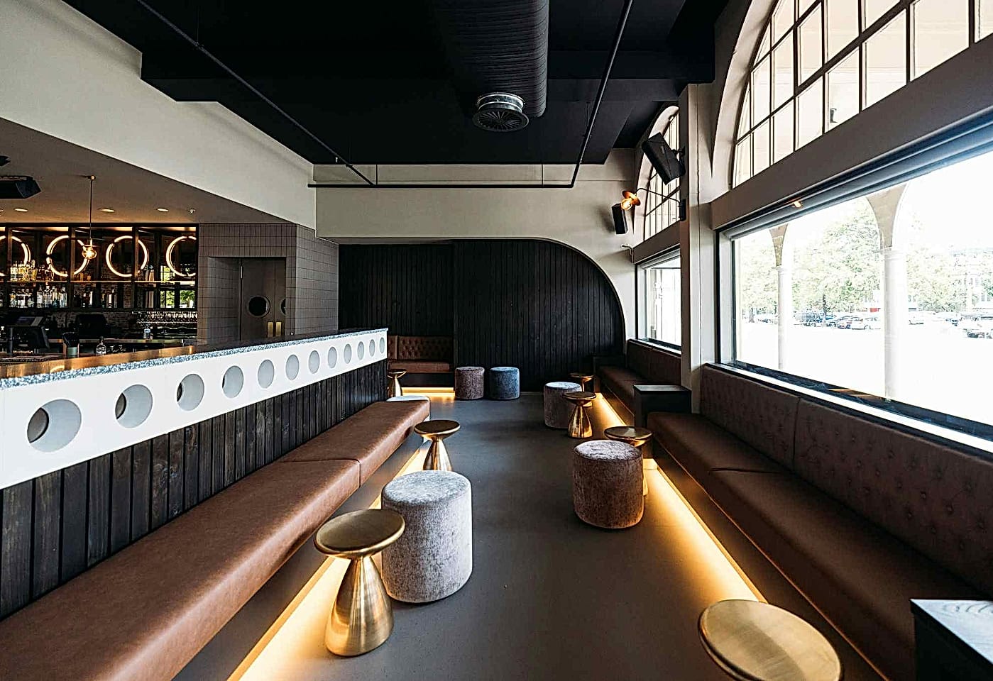 Cocktail Lounge, Luna Bar image 2