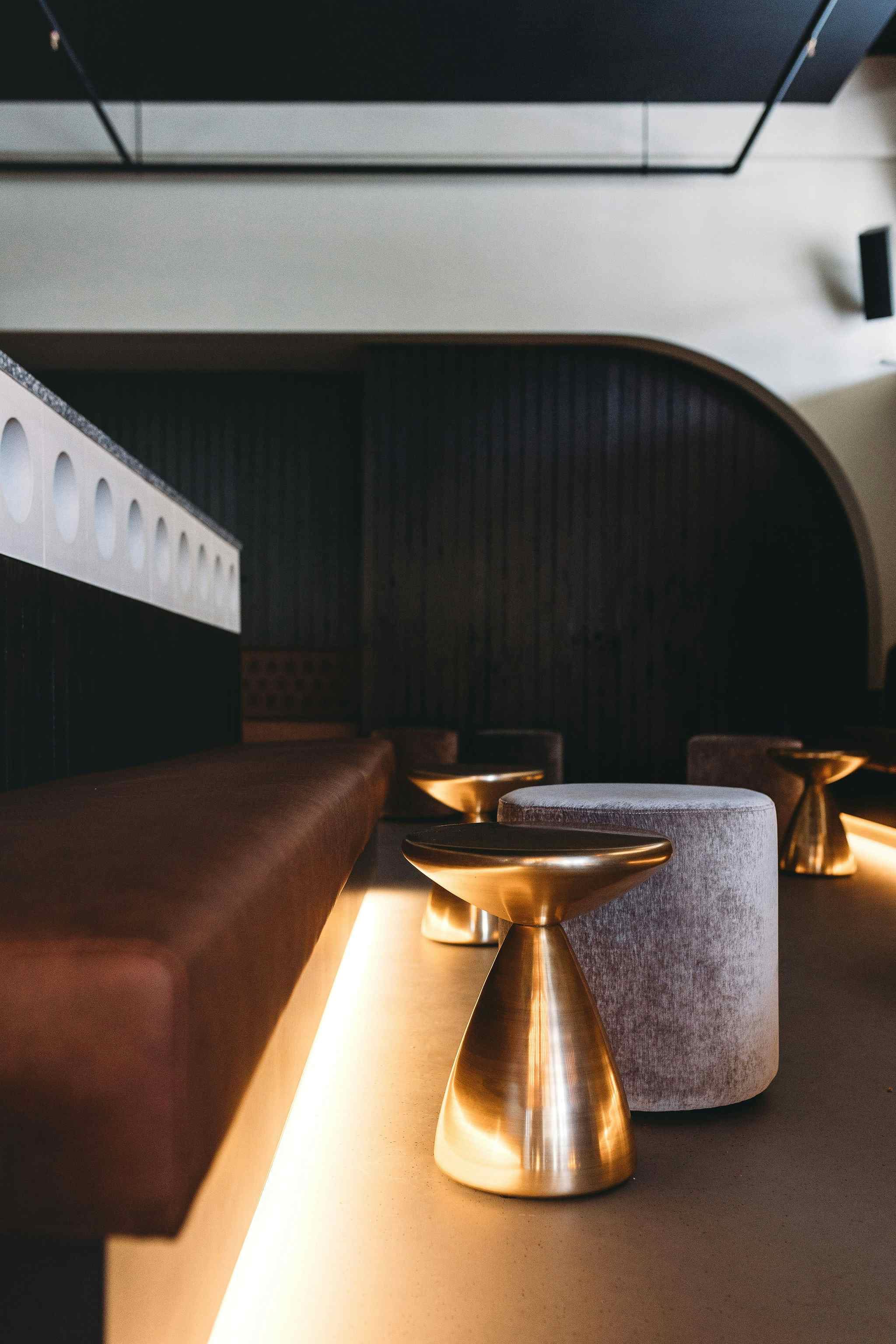 Cocktail Lounge, Luna Bar  image 3