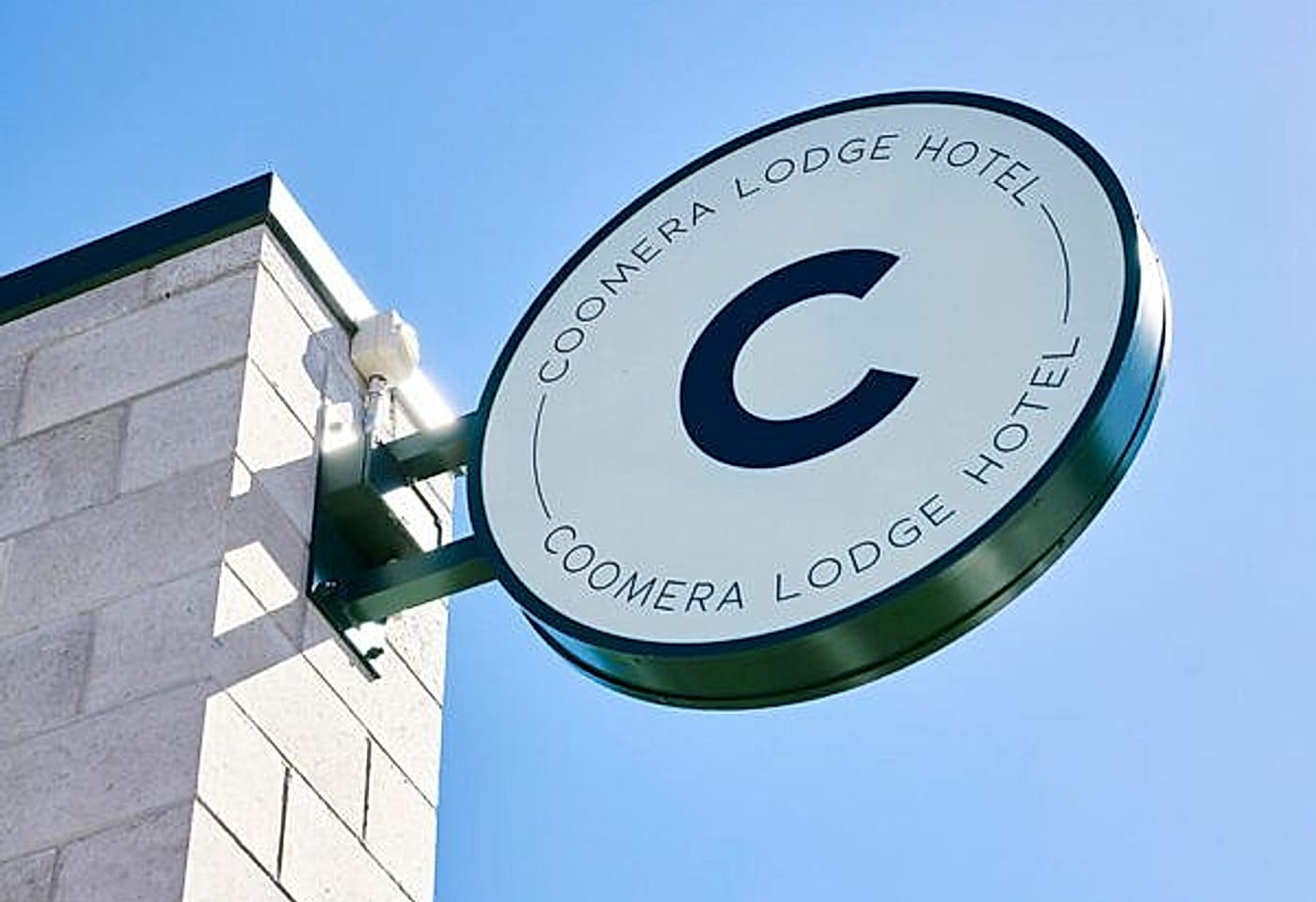 Coomera Lodge Hotel | View of Outdoor Sign to Hotel | Venue Hire Gold Coast | 3