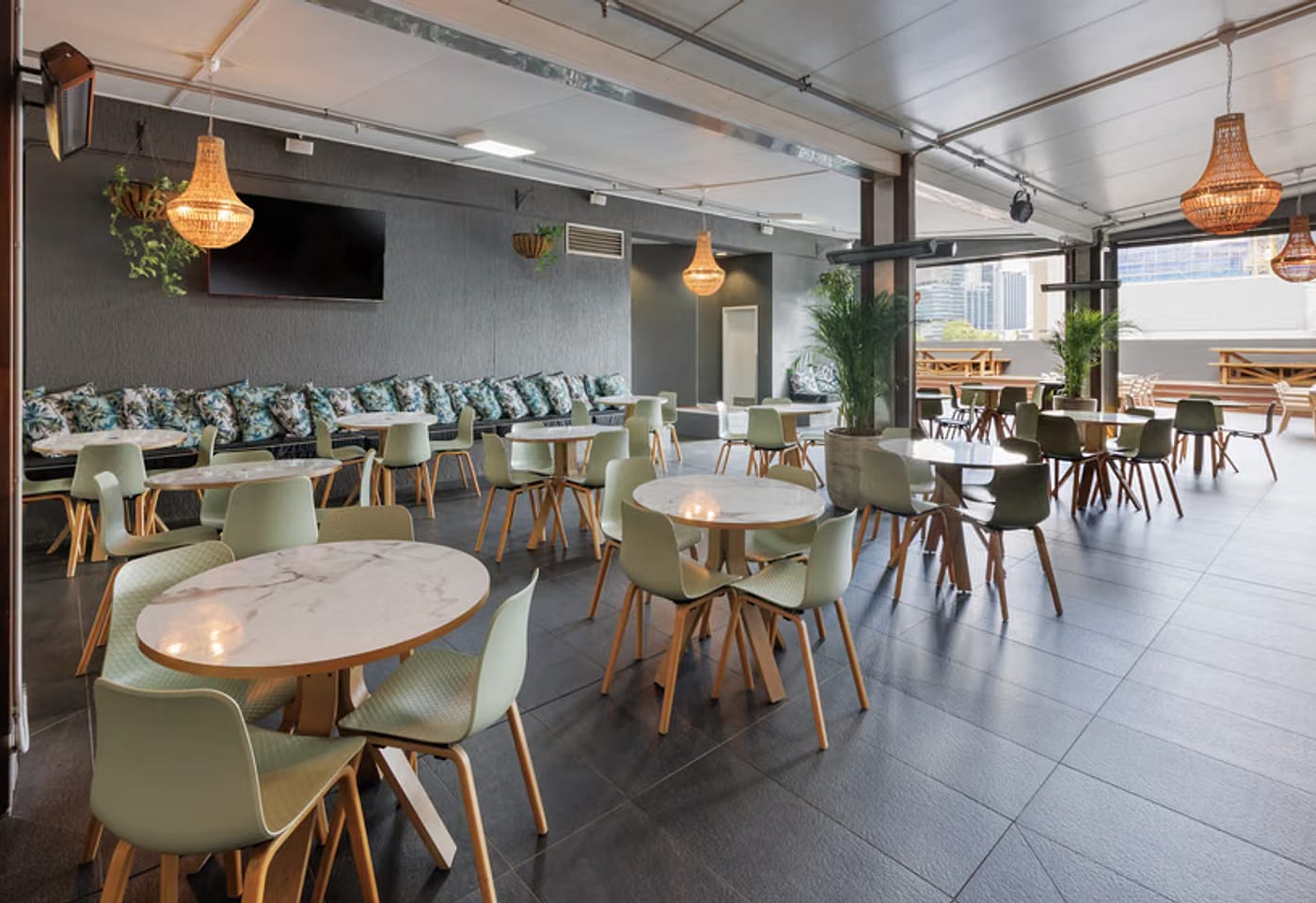 Courtyard, Hotel Grand Chancellor Brisbane image 3