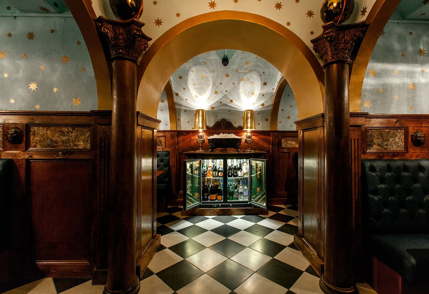 Interior photograph of a cocktail bar in Covent Garden