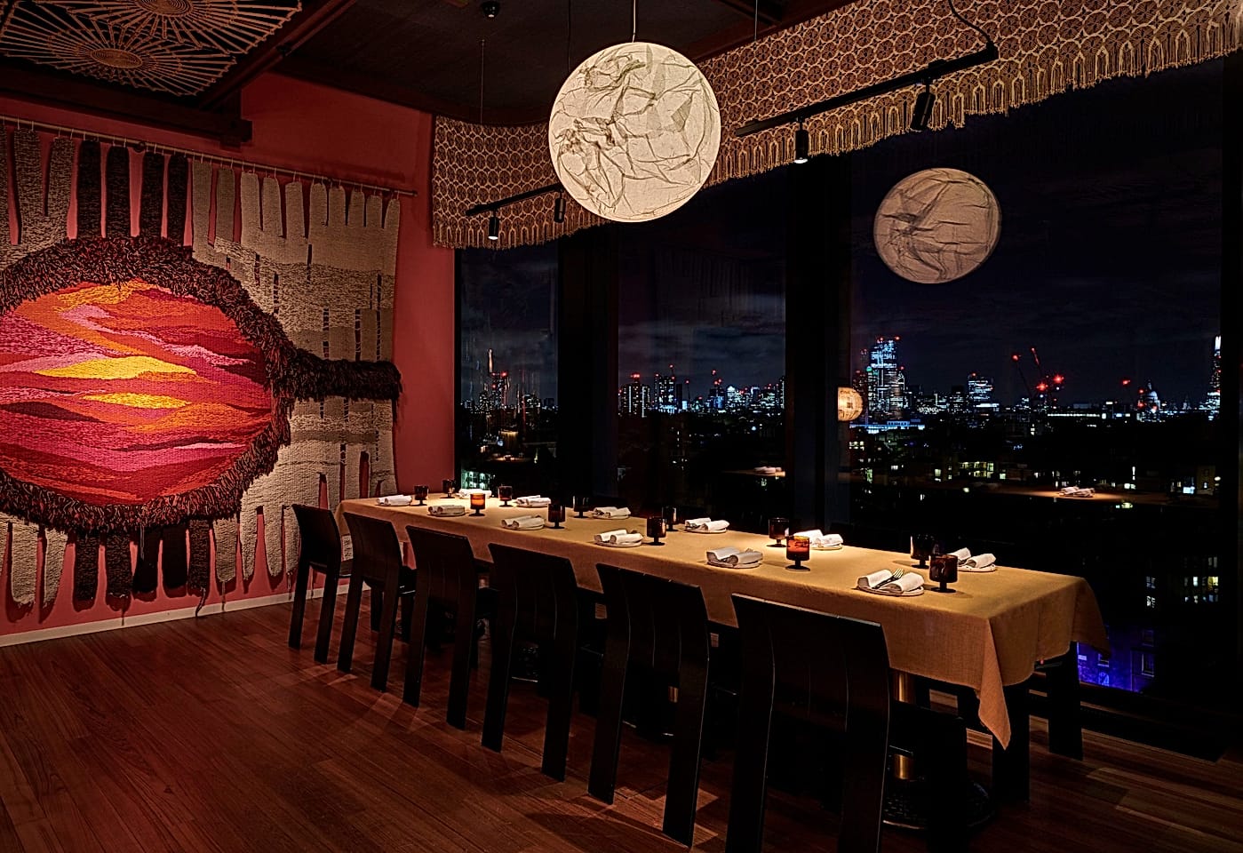 A buzzing semi-private dining experience: Decimo1