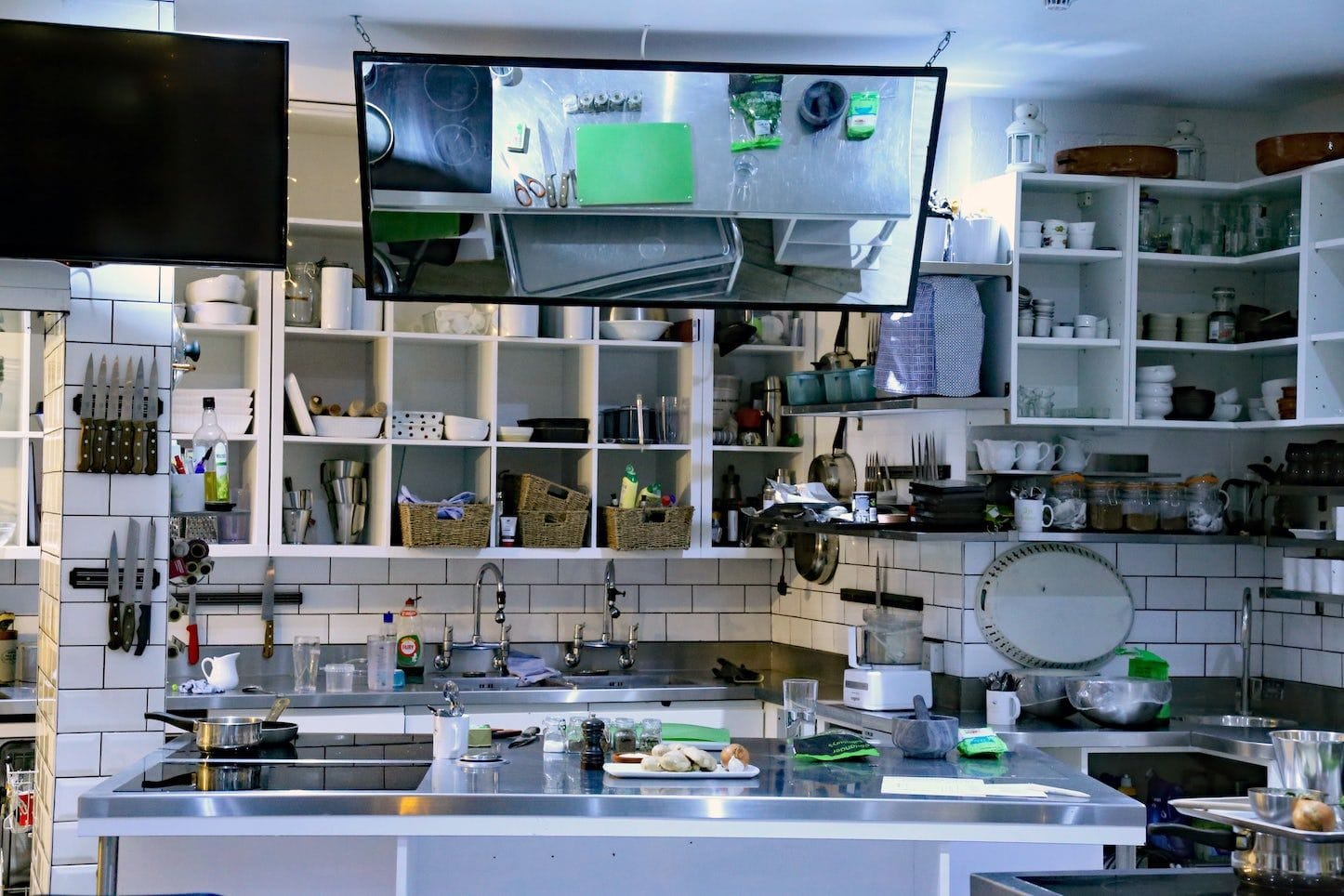 The Avenue Cookery Christmas Team Activity