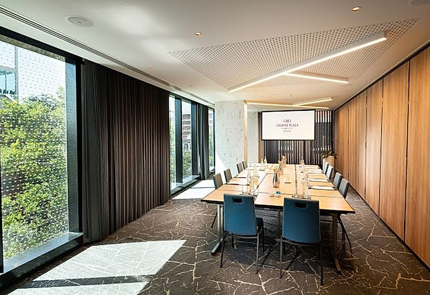 Elevate, Crowne Plaza Adelaide image 2