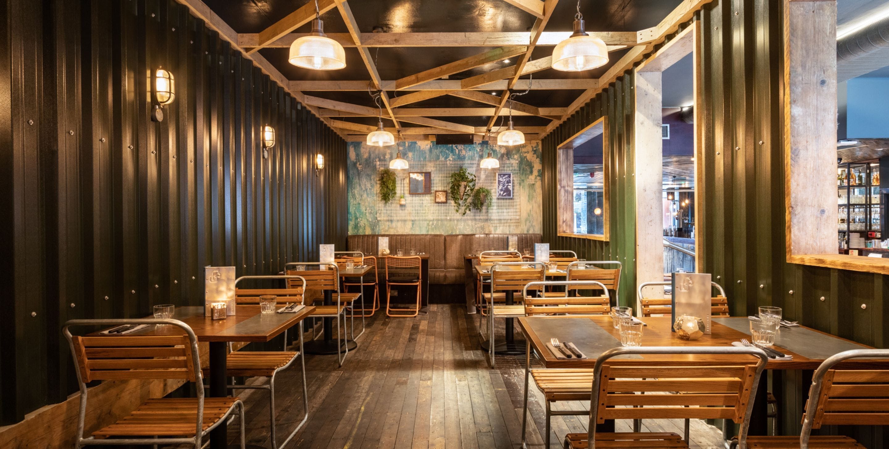 A cheap and chic cocktail bar in Manchester: Foundry Project1