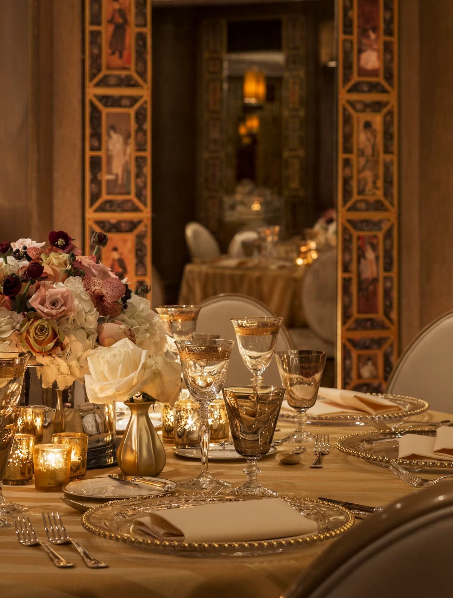 A circular ballroom in London: Merchants Hall, Four Seasons Hotel at Tower Bridge image 3