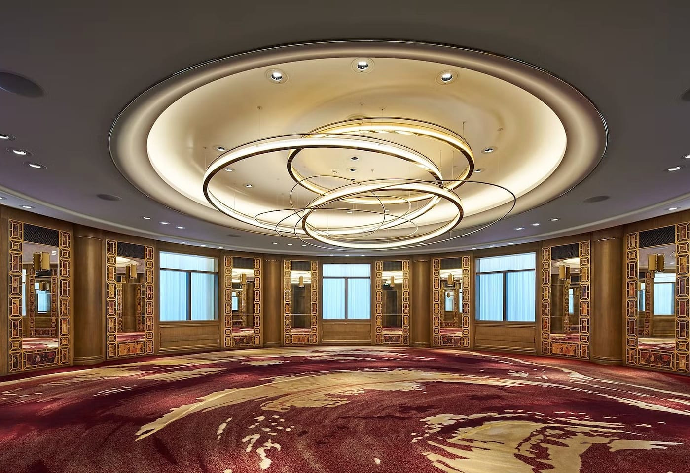 A circular ballroom in London: Merchants Hall, Four Seasons Hotel at Tower Bridge1
