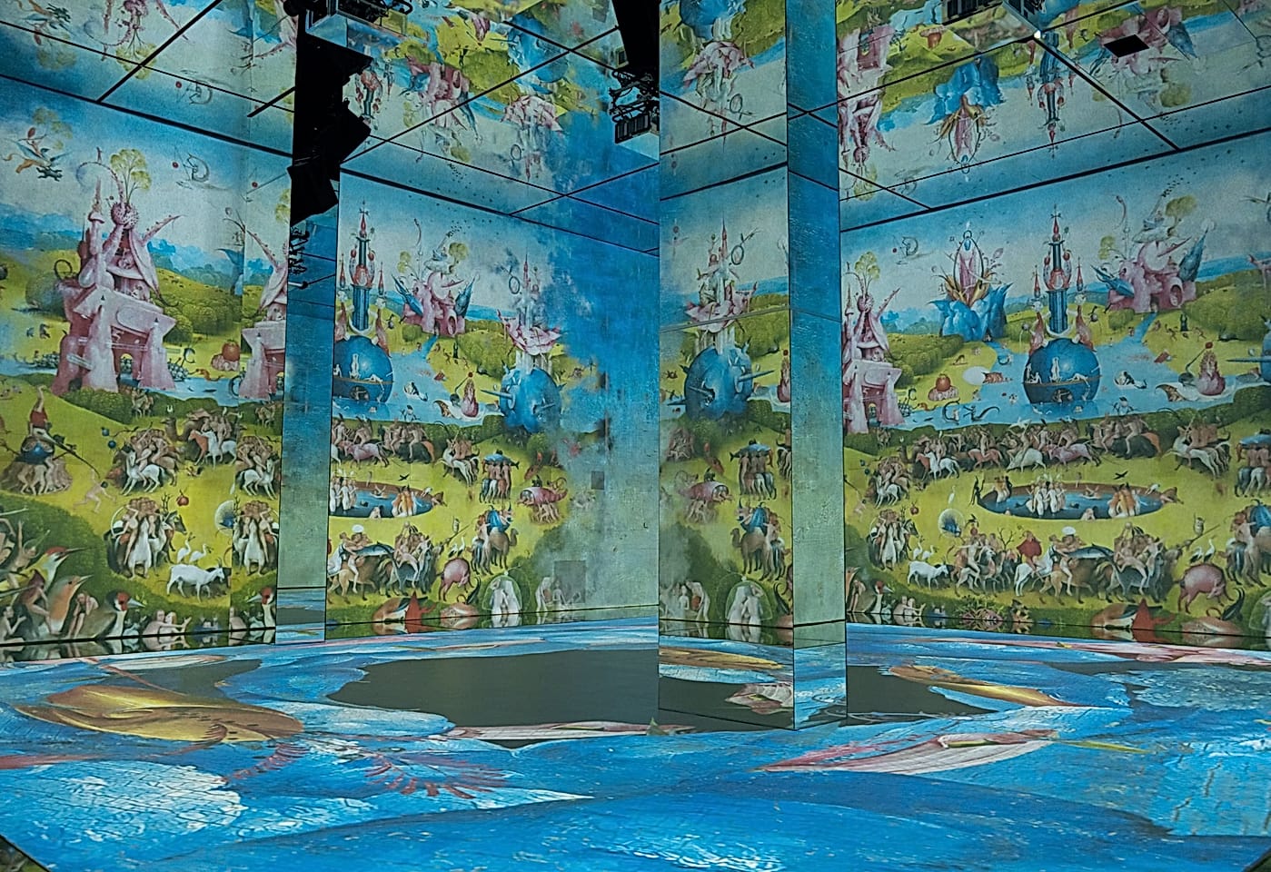 Frameless london exhibition space