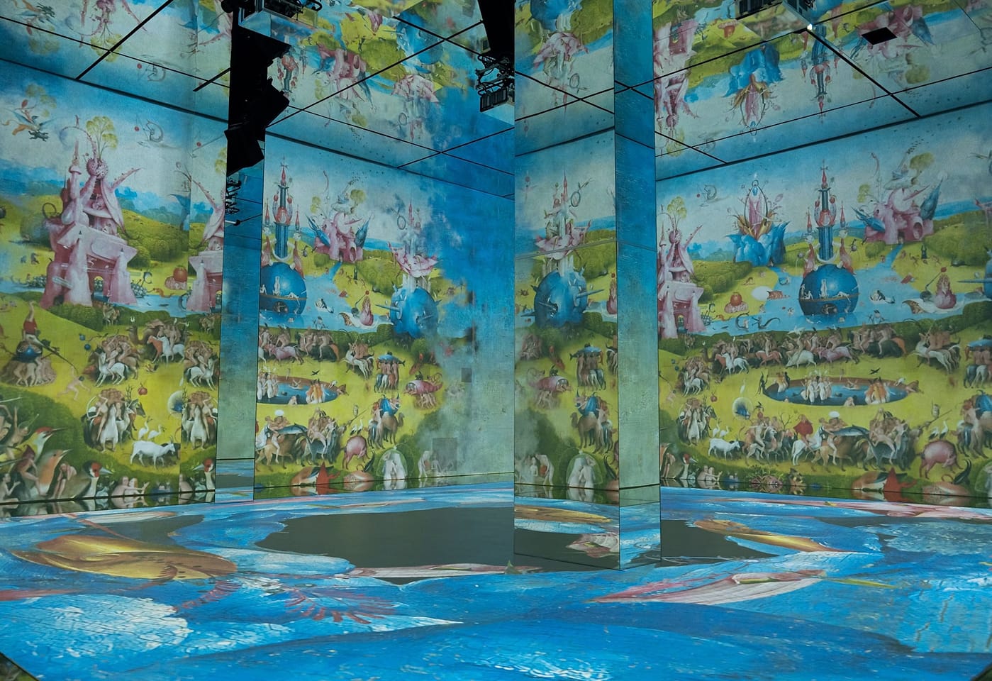 Frameless london exhibition space
