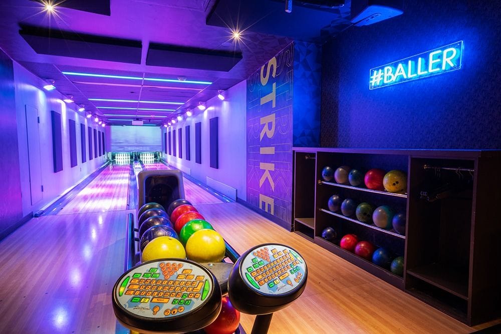 A bowling alley in the heart of NYC: Frames Bowling Lounge 1