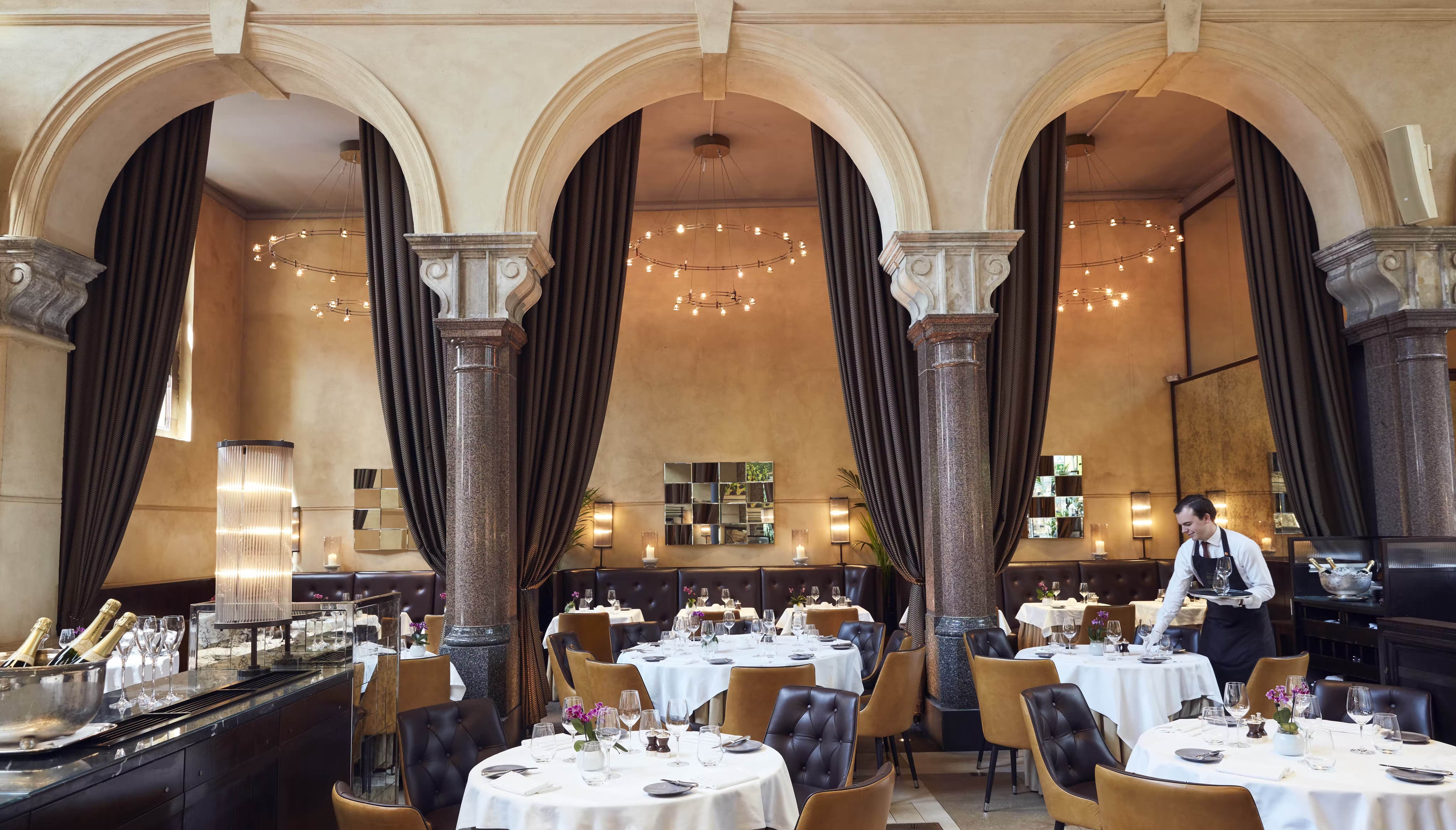 A Victorian private dining experience: Galvin La Chapelle1
