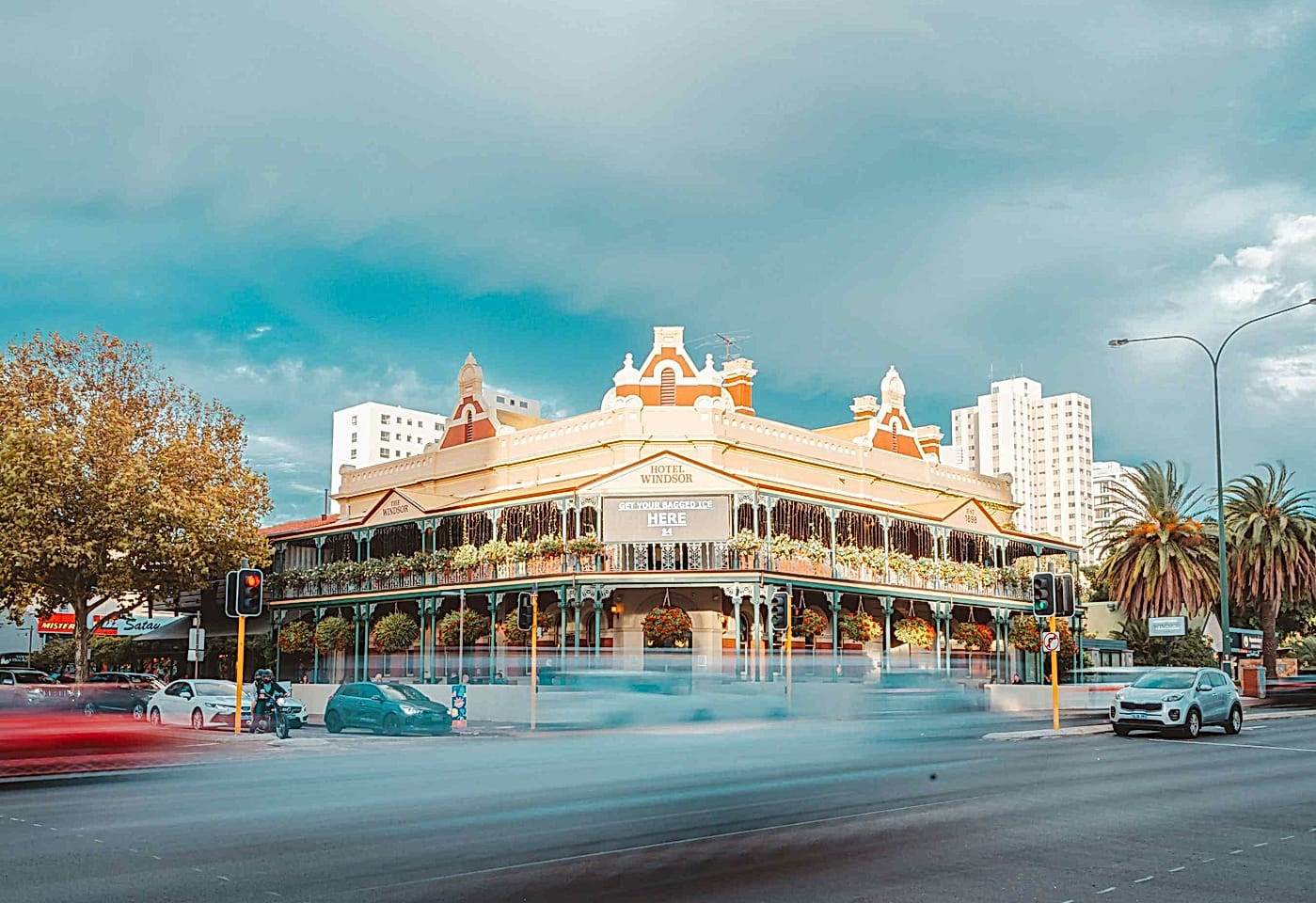 Garden Bar, The Windsor Hotel1