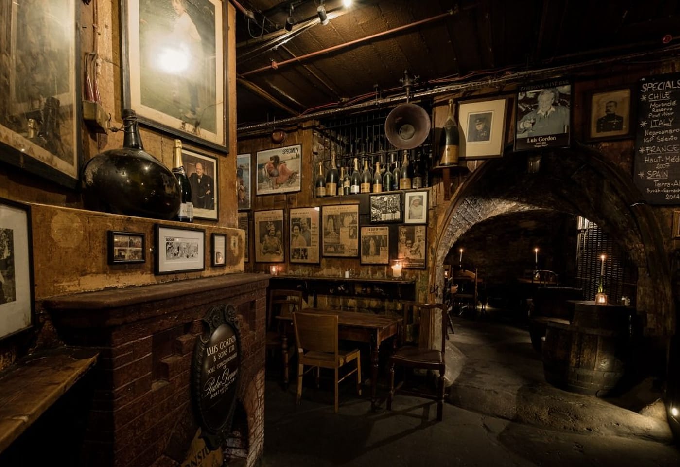 Gordon's wine bar embankment