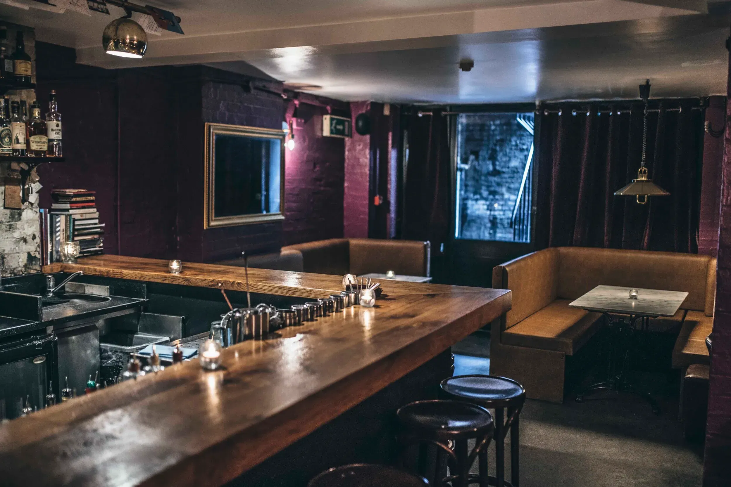 Sip cocktails over candlelight in this Shoreditch basement cocktail bar: Happiness Forgets image 3